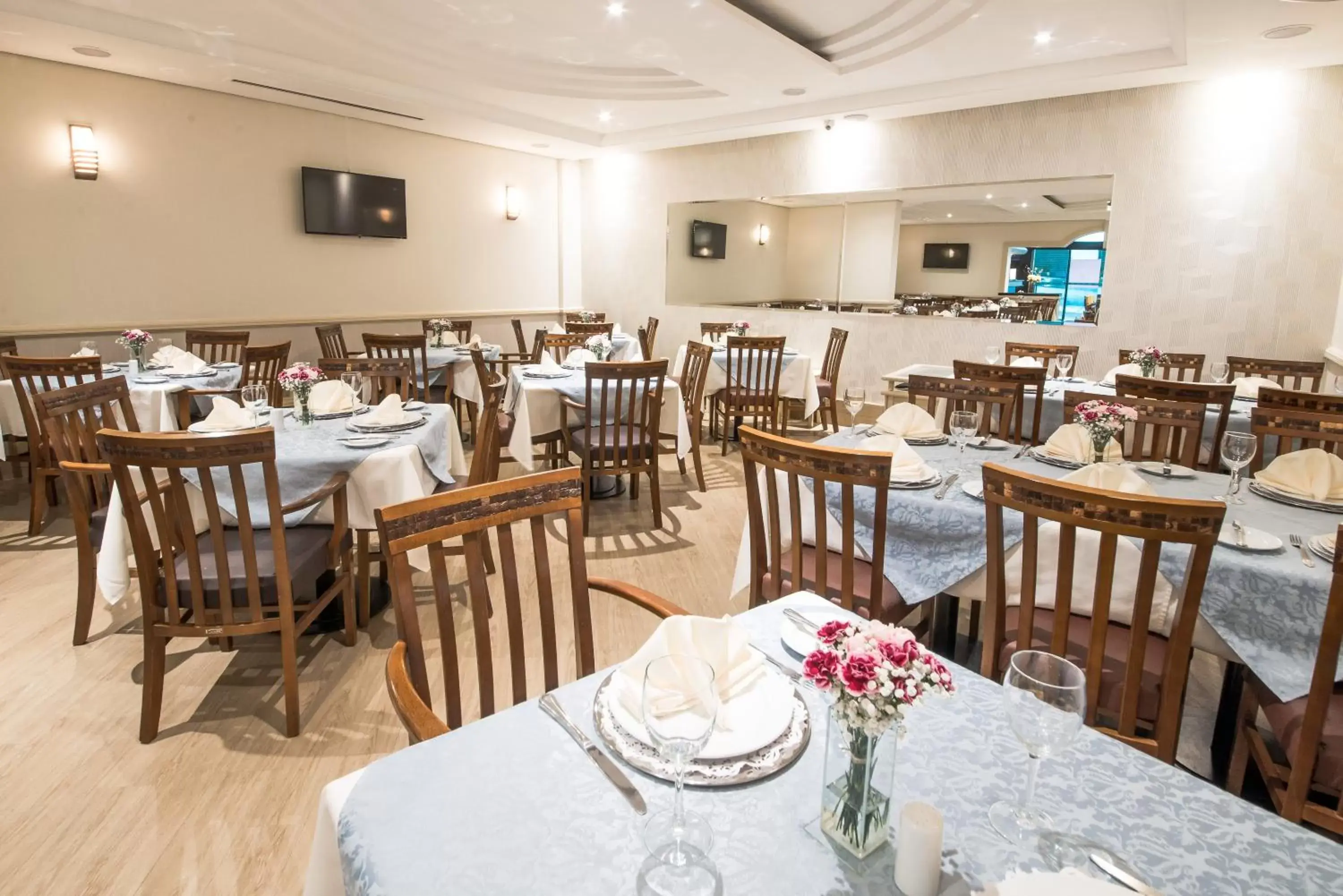 Restaurant/places to eat in Summit Hotel Monaco Restaurant/places to eat in Summit Hotel Monaco