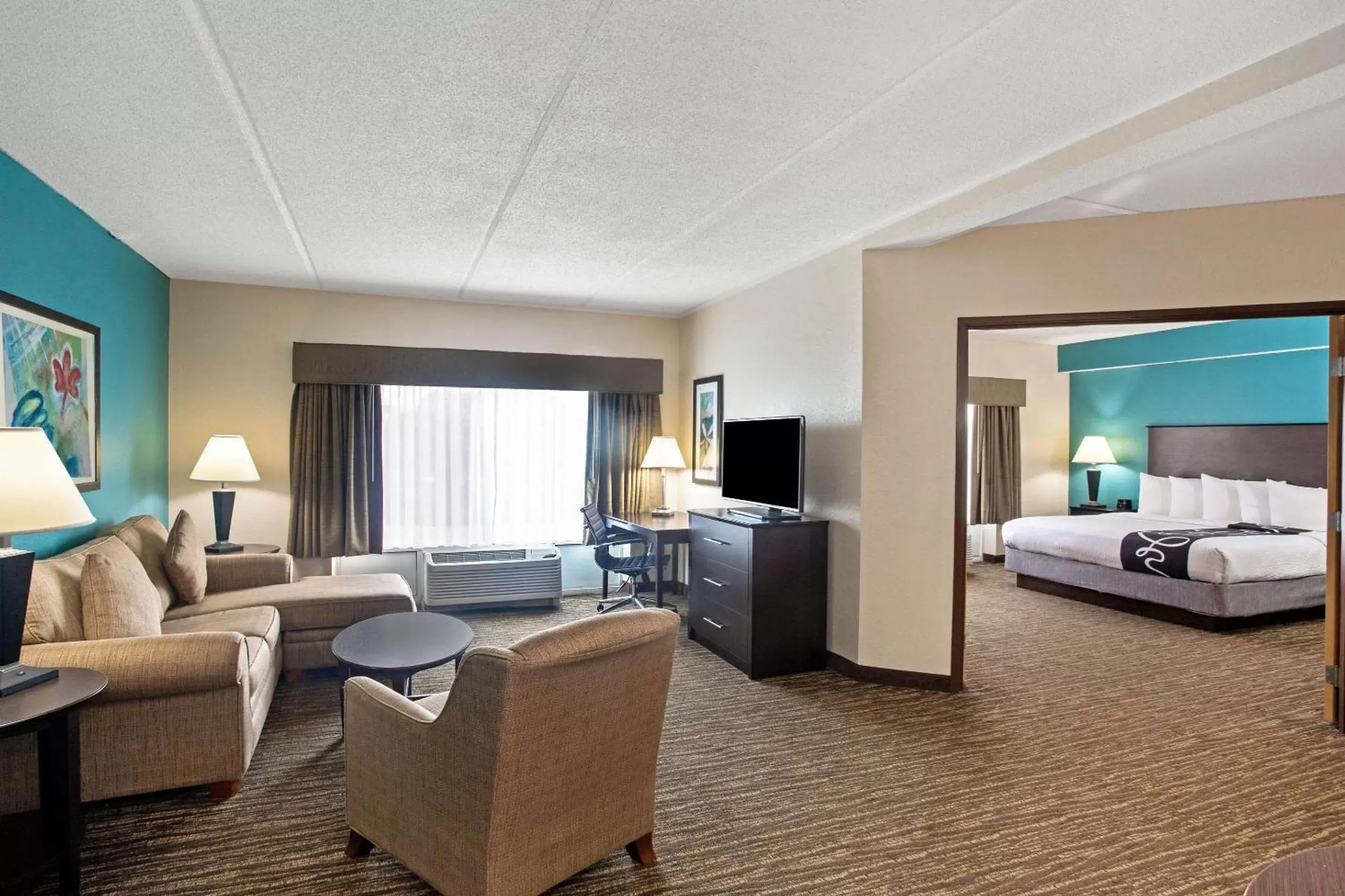 Bedroom, Seating Area in Comfort Inn & Suites Sarasota I75