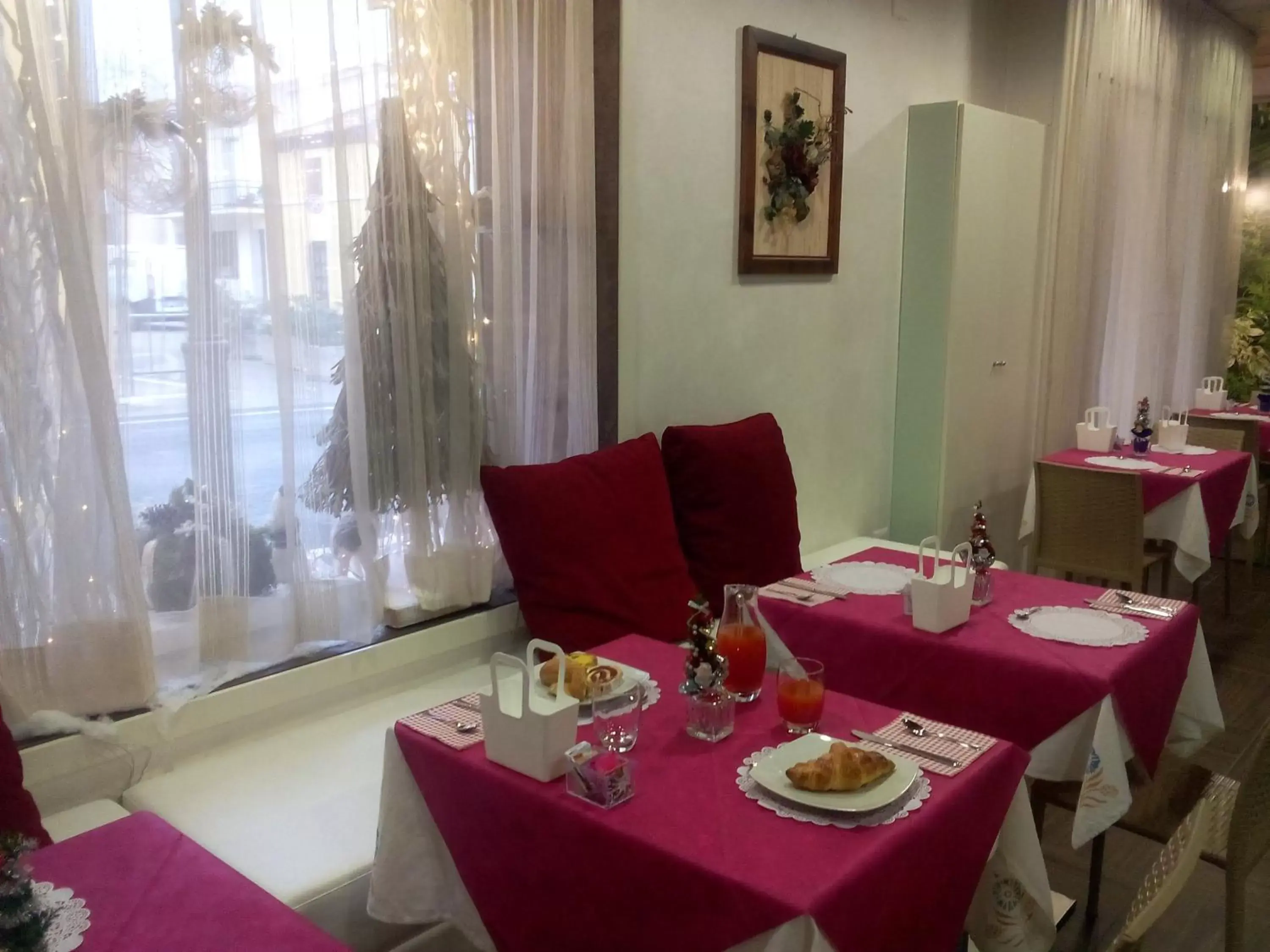 Lounge or bar, Restaurant/Places to Eat in Albergo Diffuso - Il Poggetto tra Urbino & San Marino