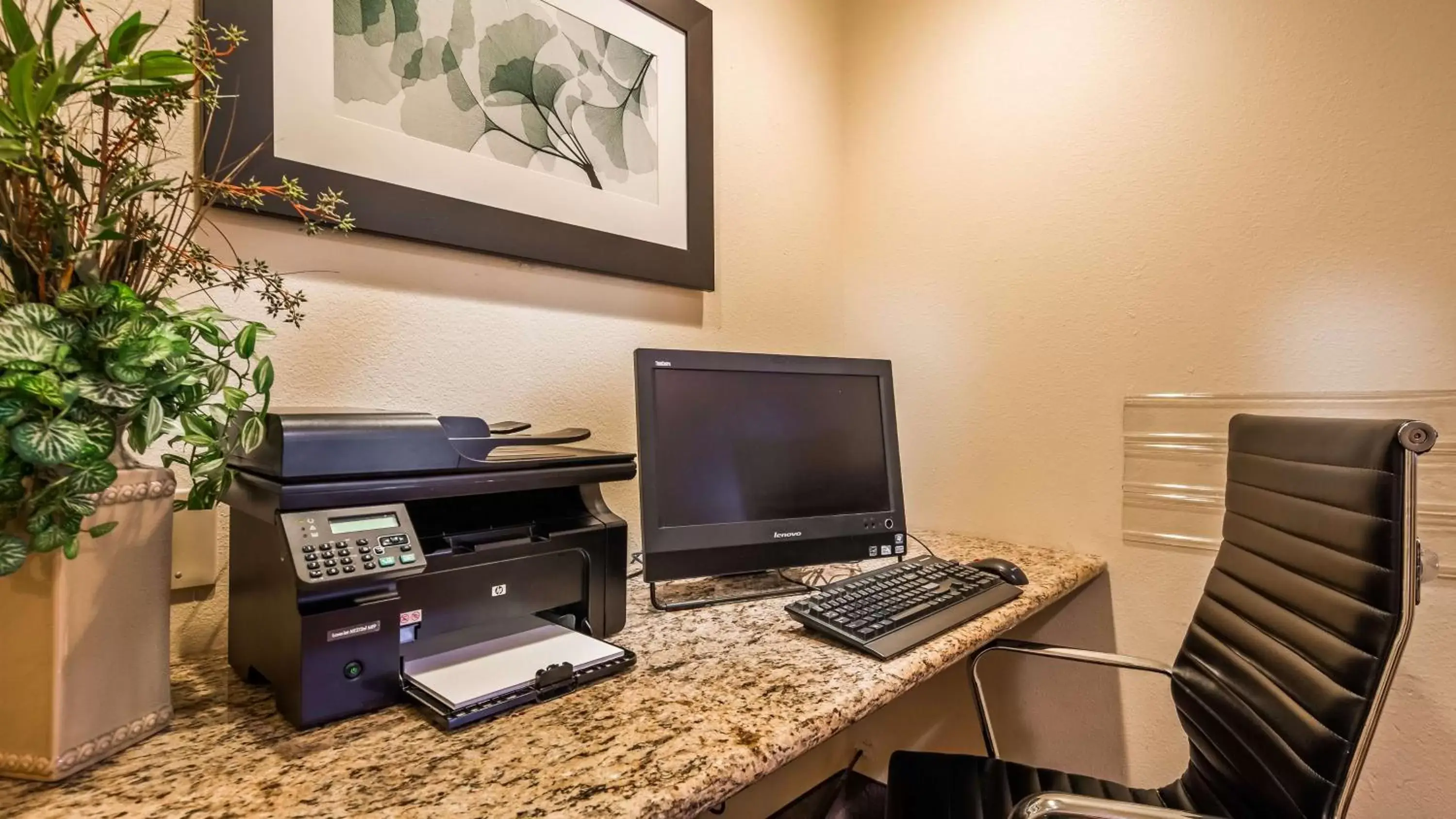 Business facilities, Business Area/Conference Room in Best Western Plus Lonoke Hotel