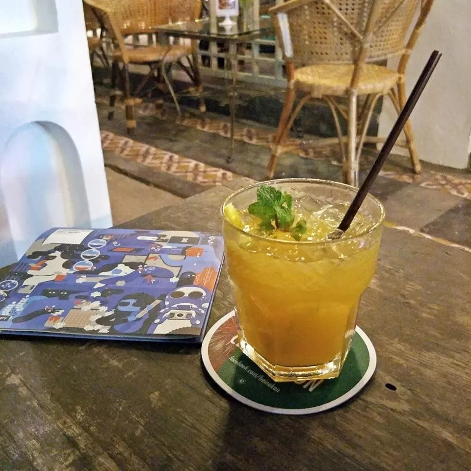 Drinks in Villa Duangchampa