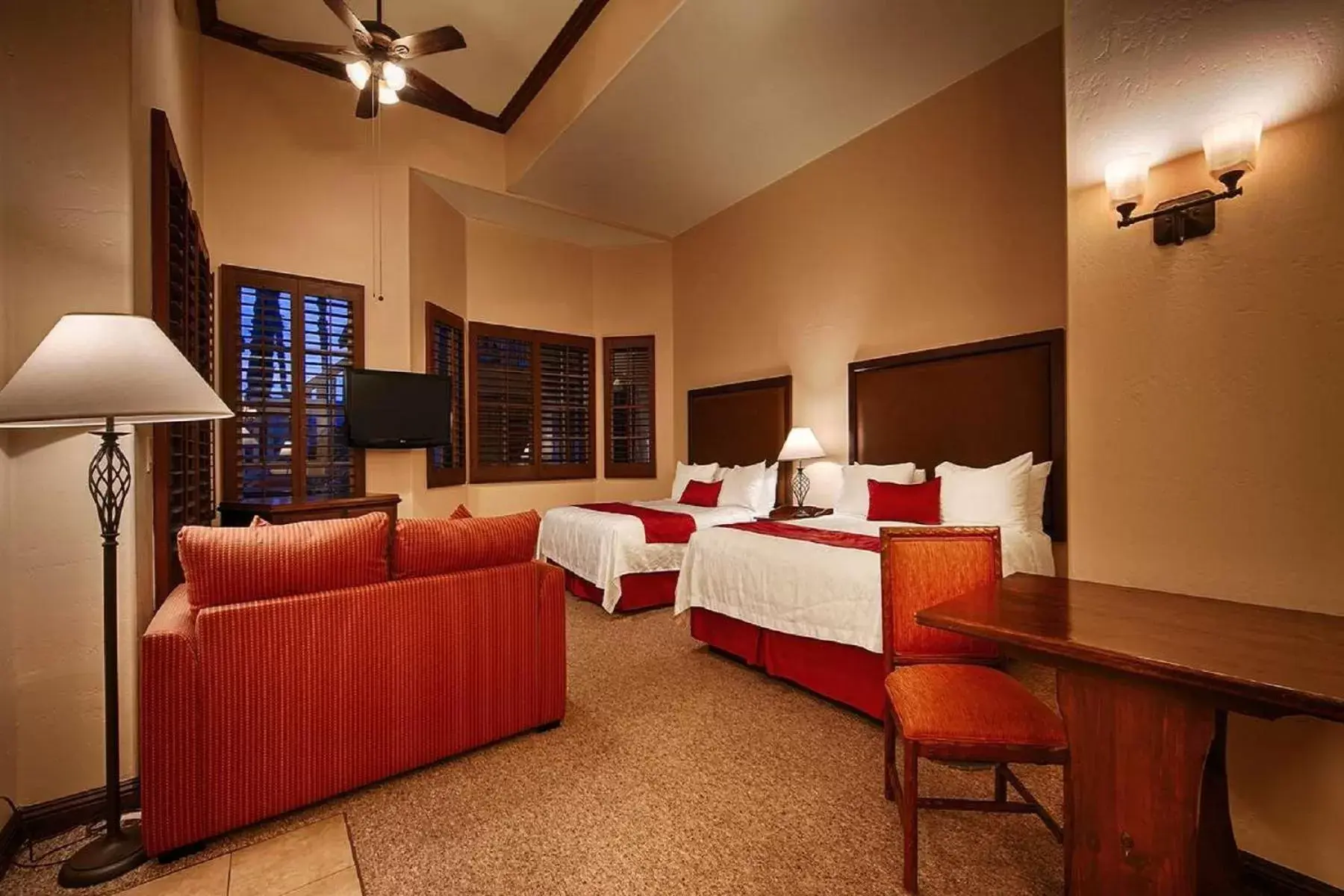 Photo of the whole room, Bed in Best Western Plus Hacienda Hotel Old Town