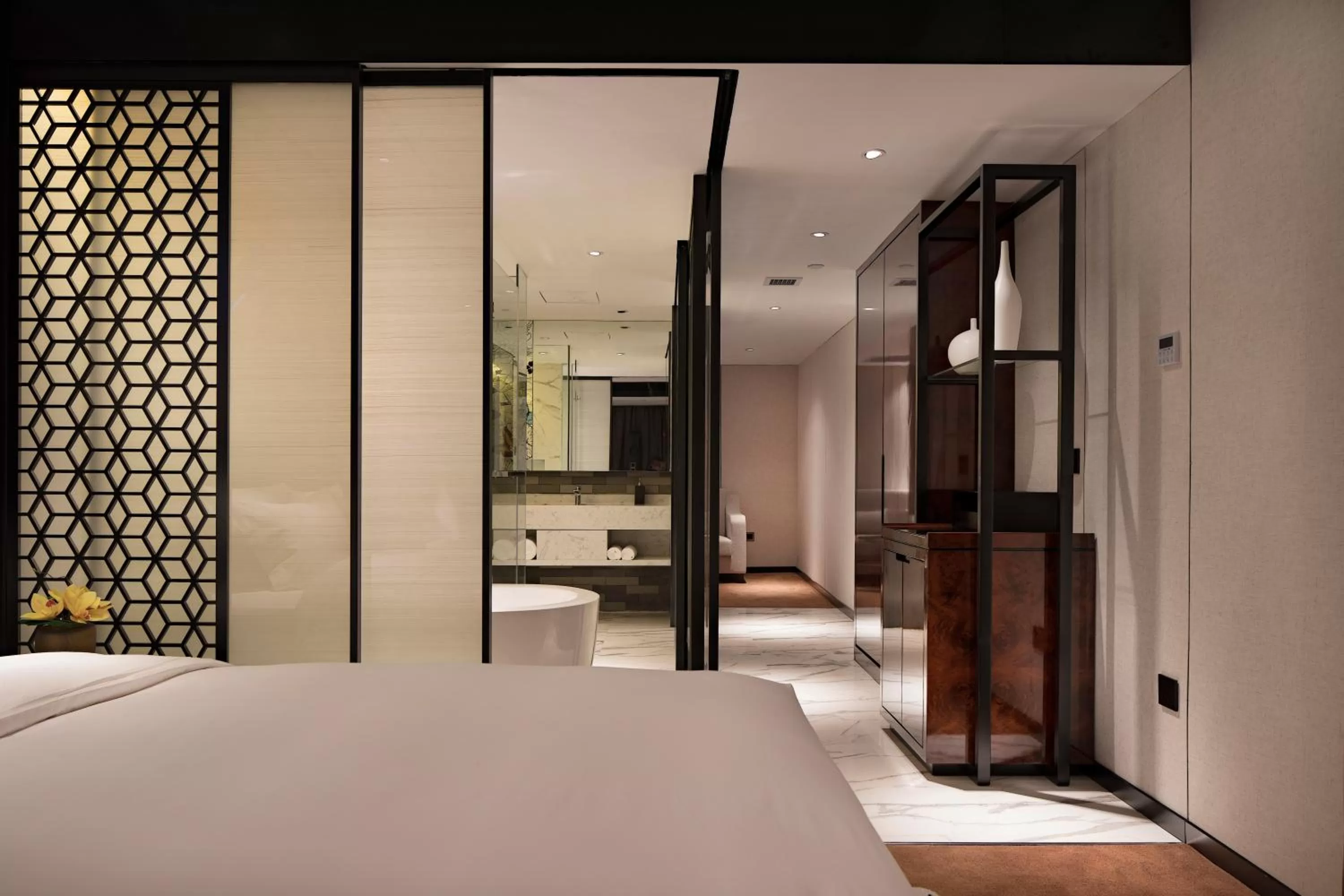 Bathroom, Bed in Paco Hotel GuangZhou Zoo Metro Branch