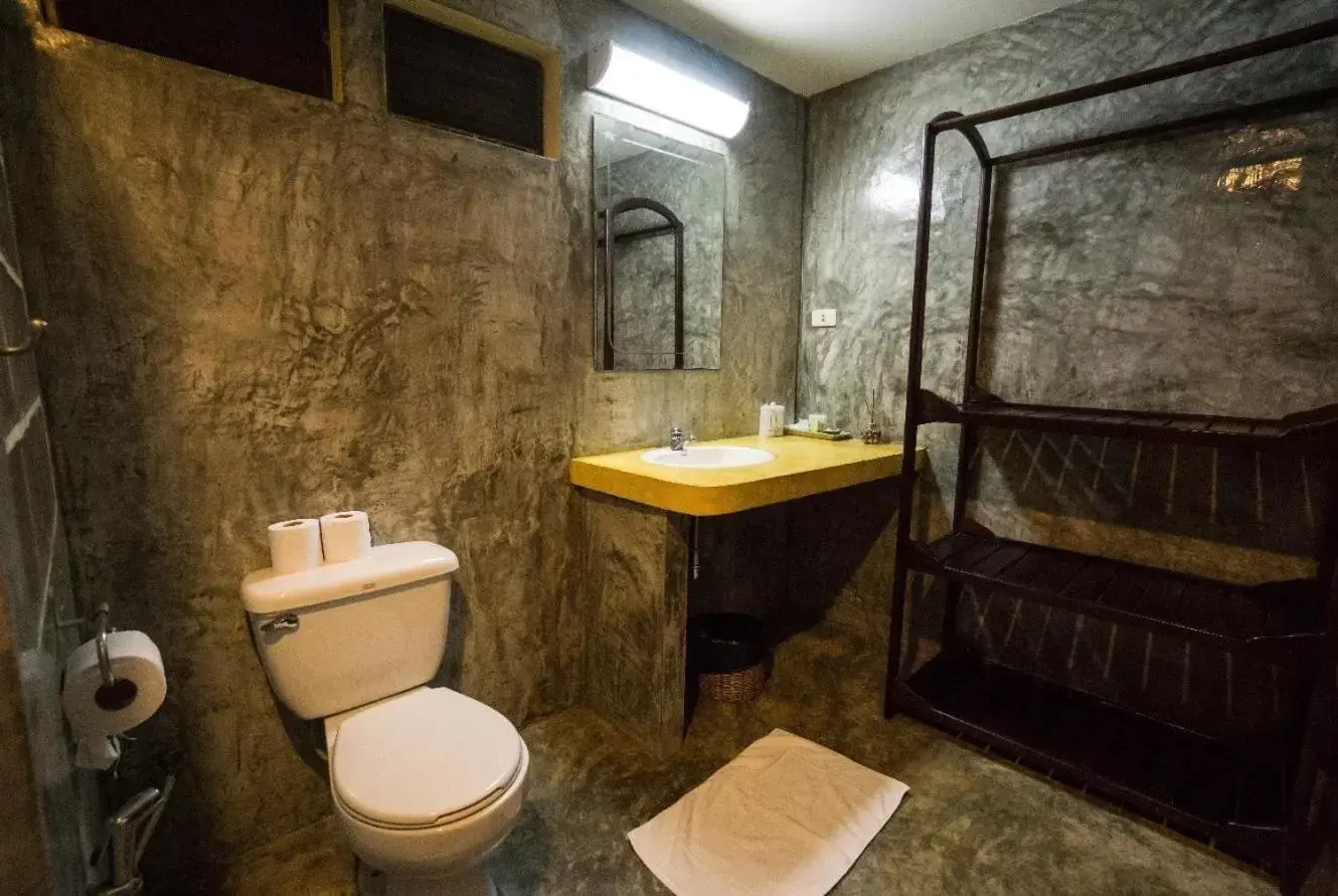 Bathroom in Chang Cliff Resort