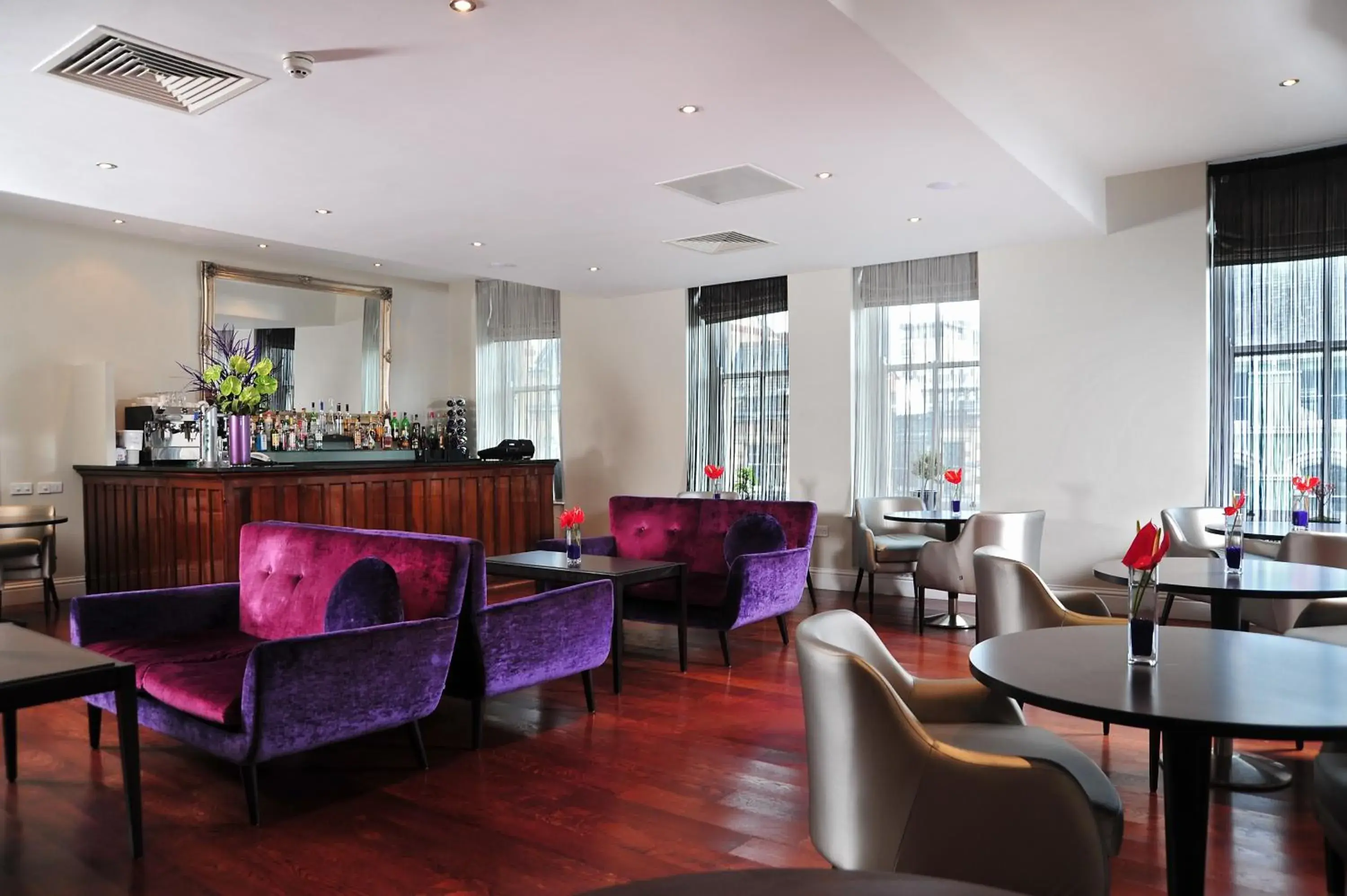 Lounge or bar, Restaurant/Places to Eat in The Royal Hotel Cardiff