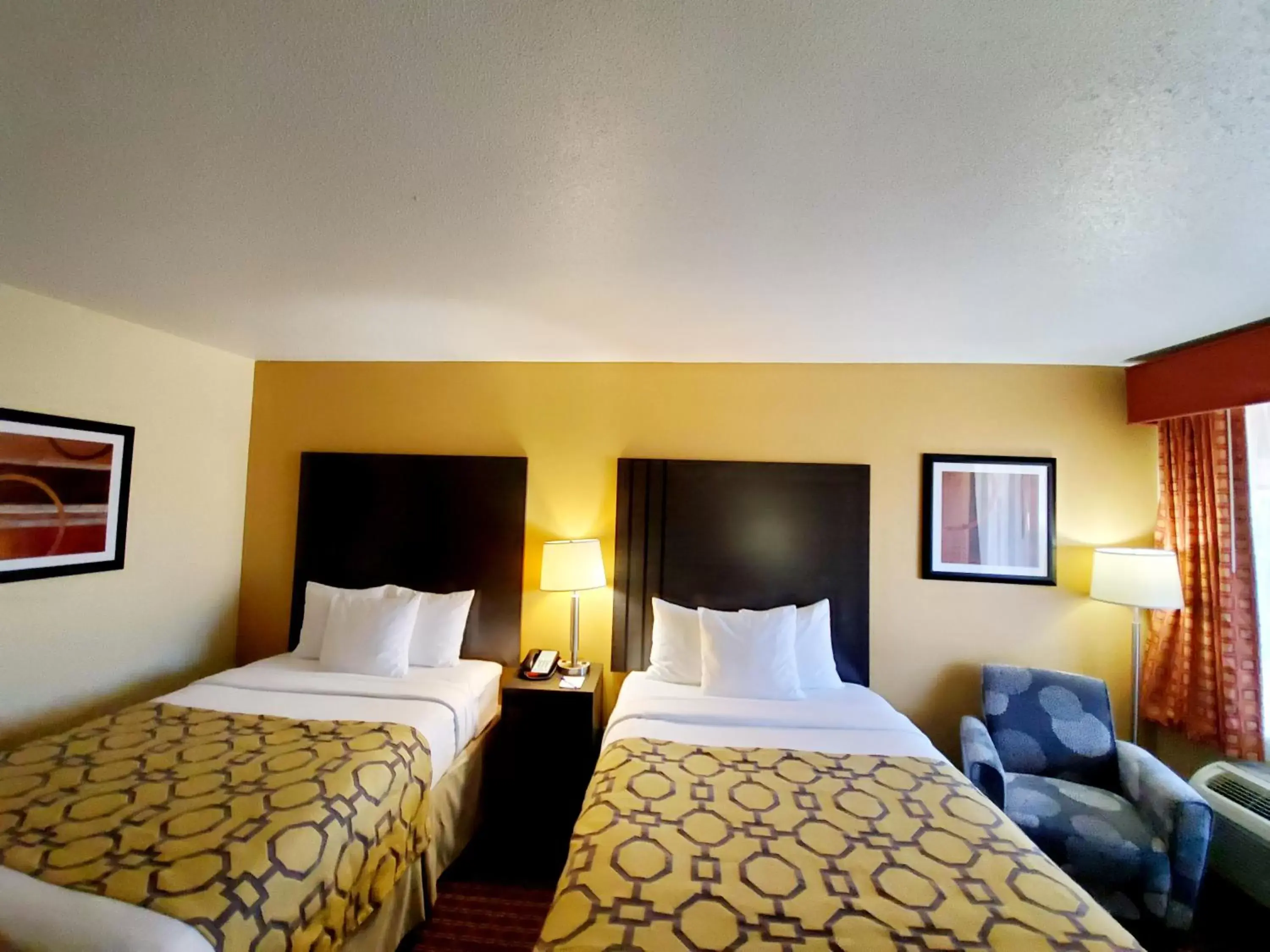 Photo of the whole room, Bed in Baymont by Wyndham Goodlettsville Nashville