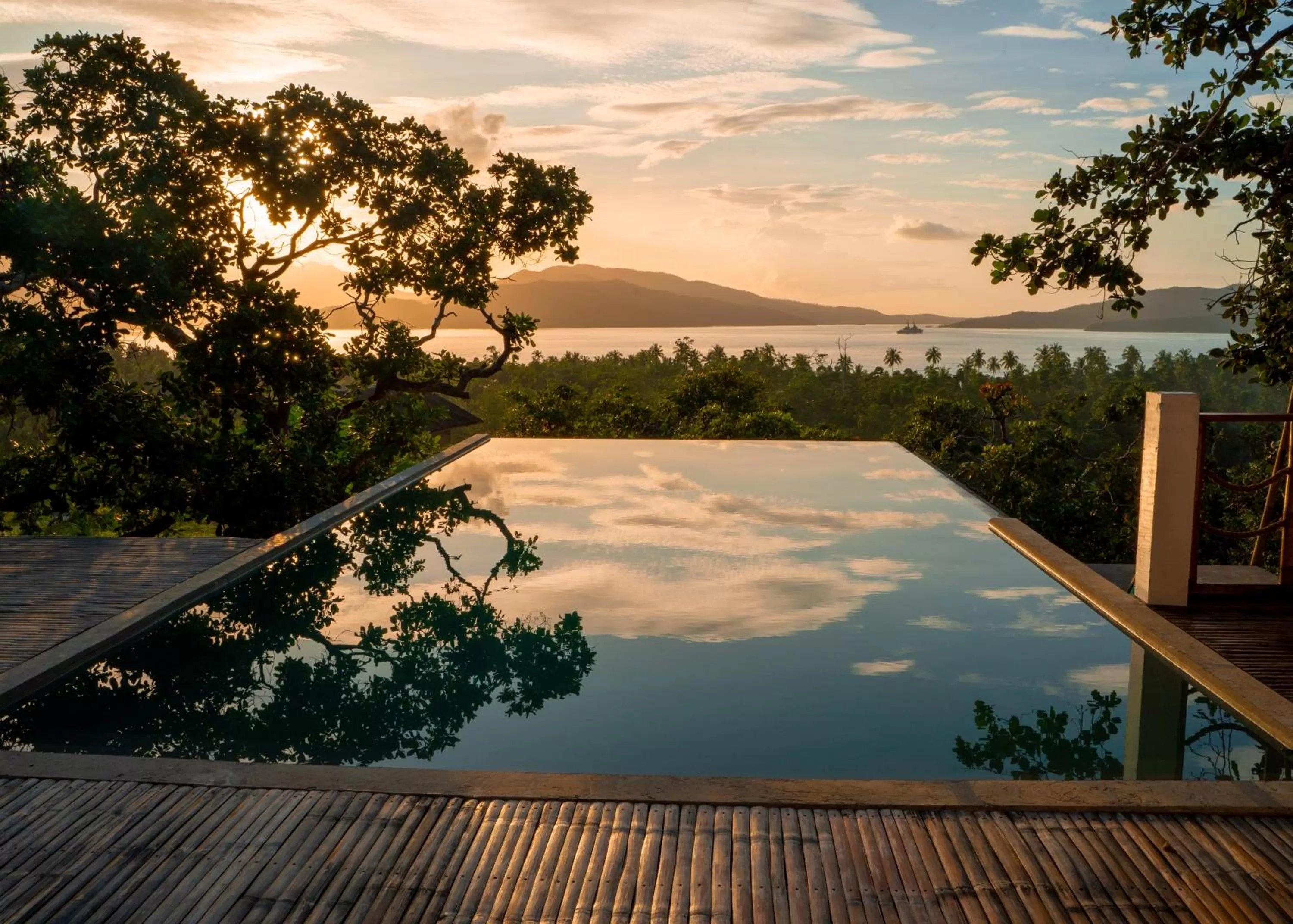 Swimming pool in Ocean Green Eco Lodge
