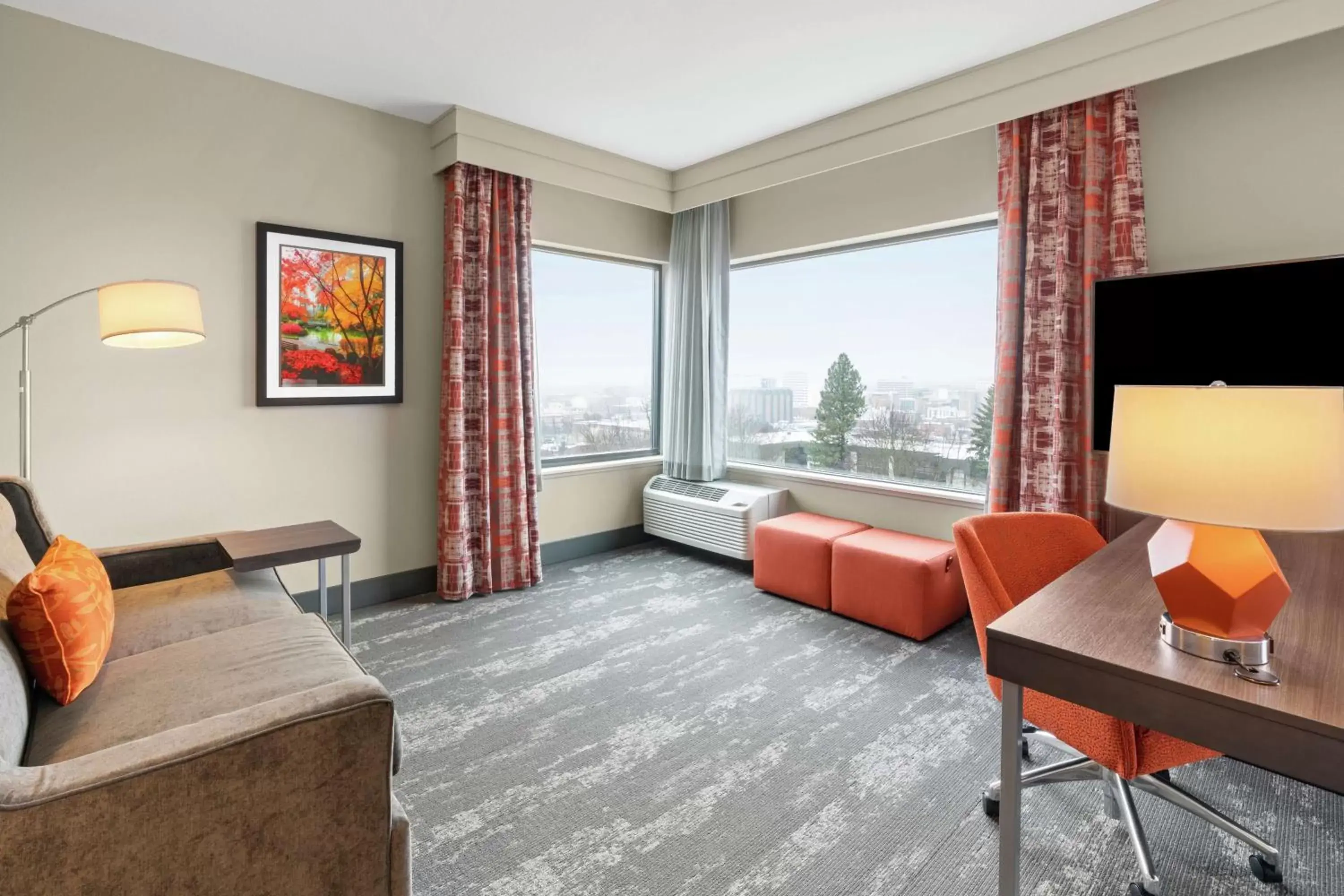 Bedroom, Seating Area in Hampton Inn & Suites Spokane Downtown-South