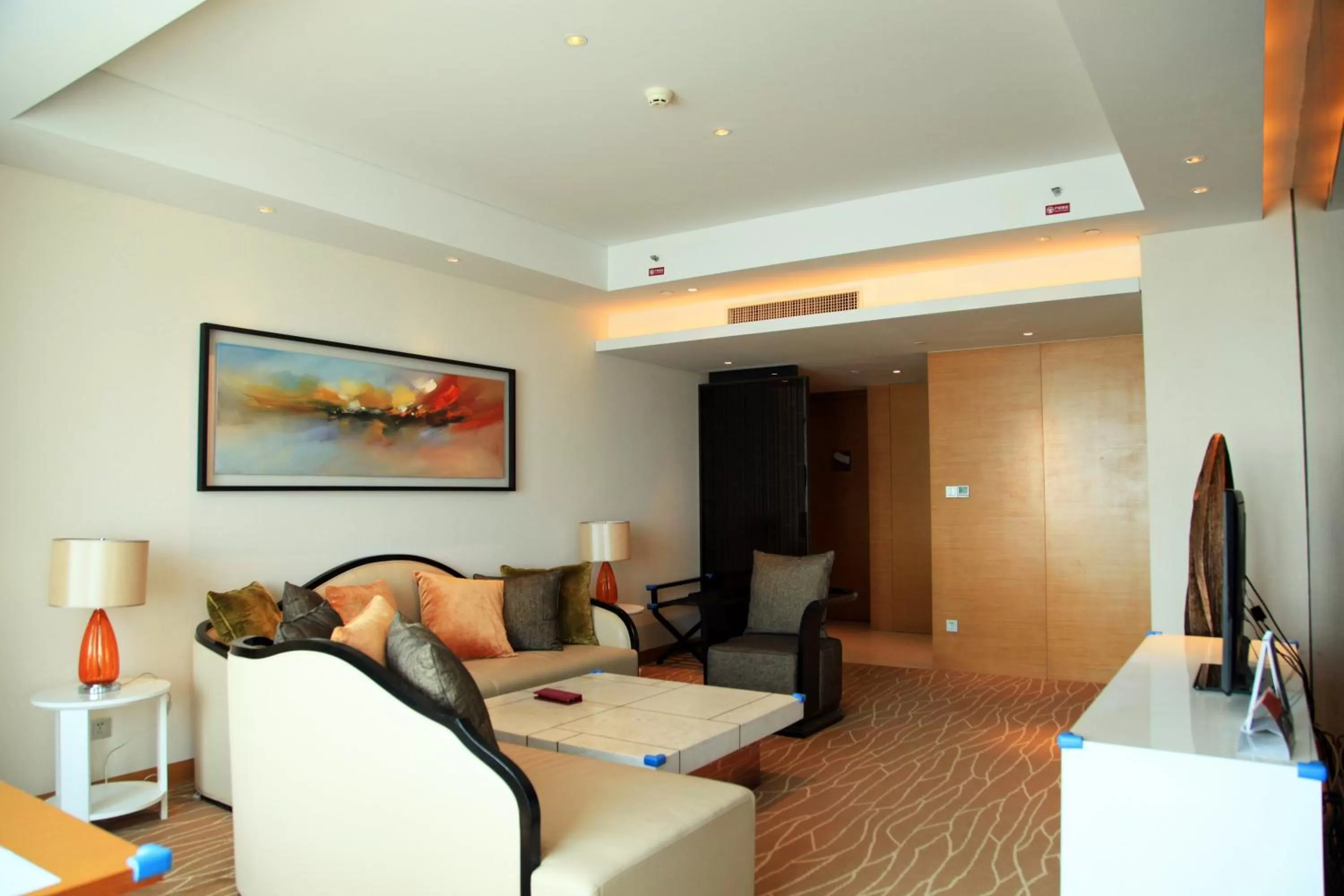 Photo of the whole room in Crowne Plaza Yangzhou by IHG