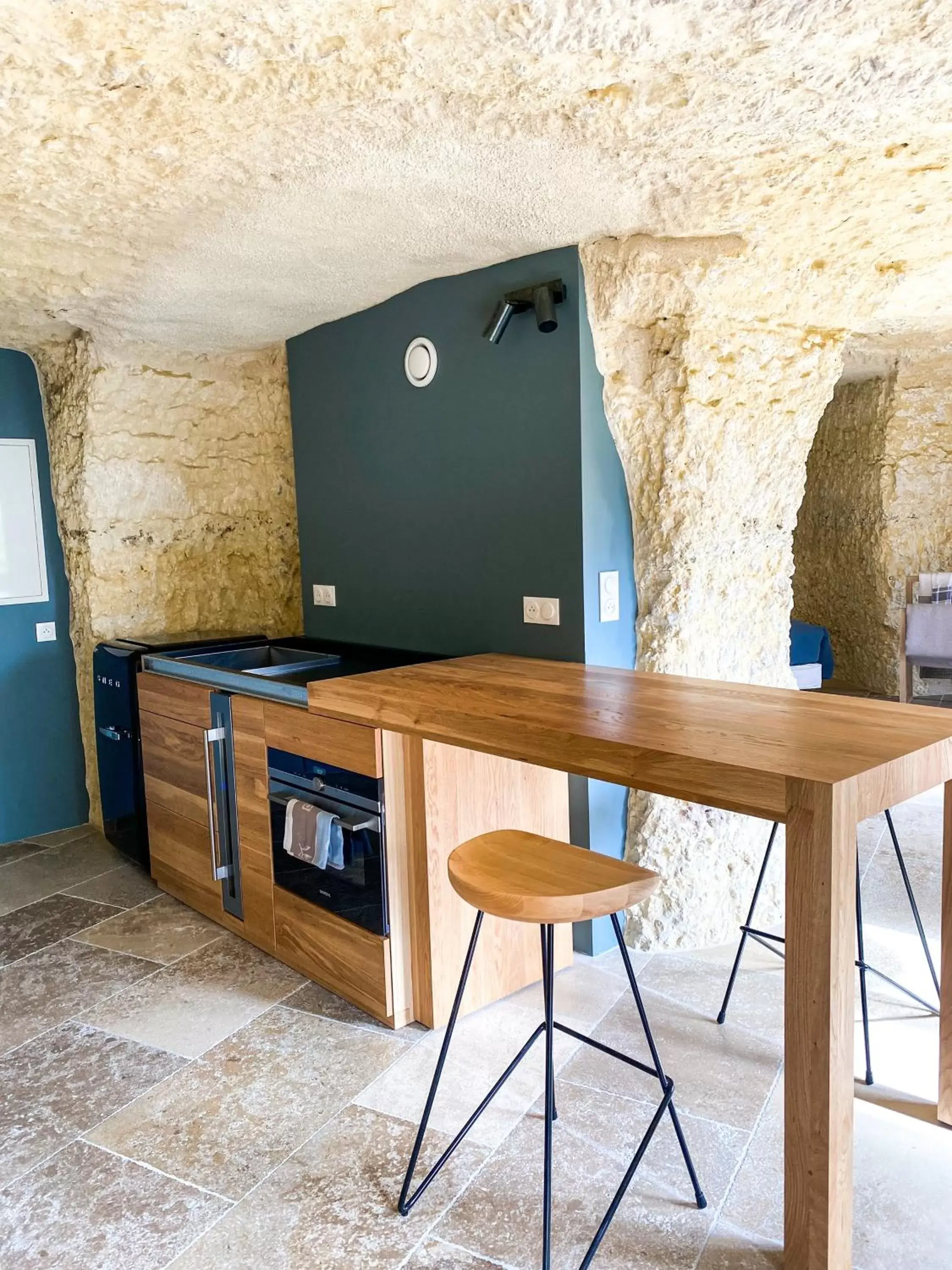 Kitchen or kitchenette, TV/Entertainment Center in Château de Nazelles Amboise