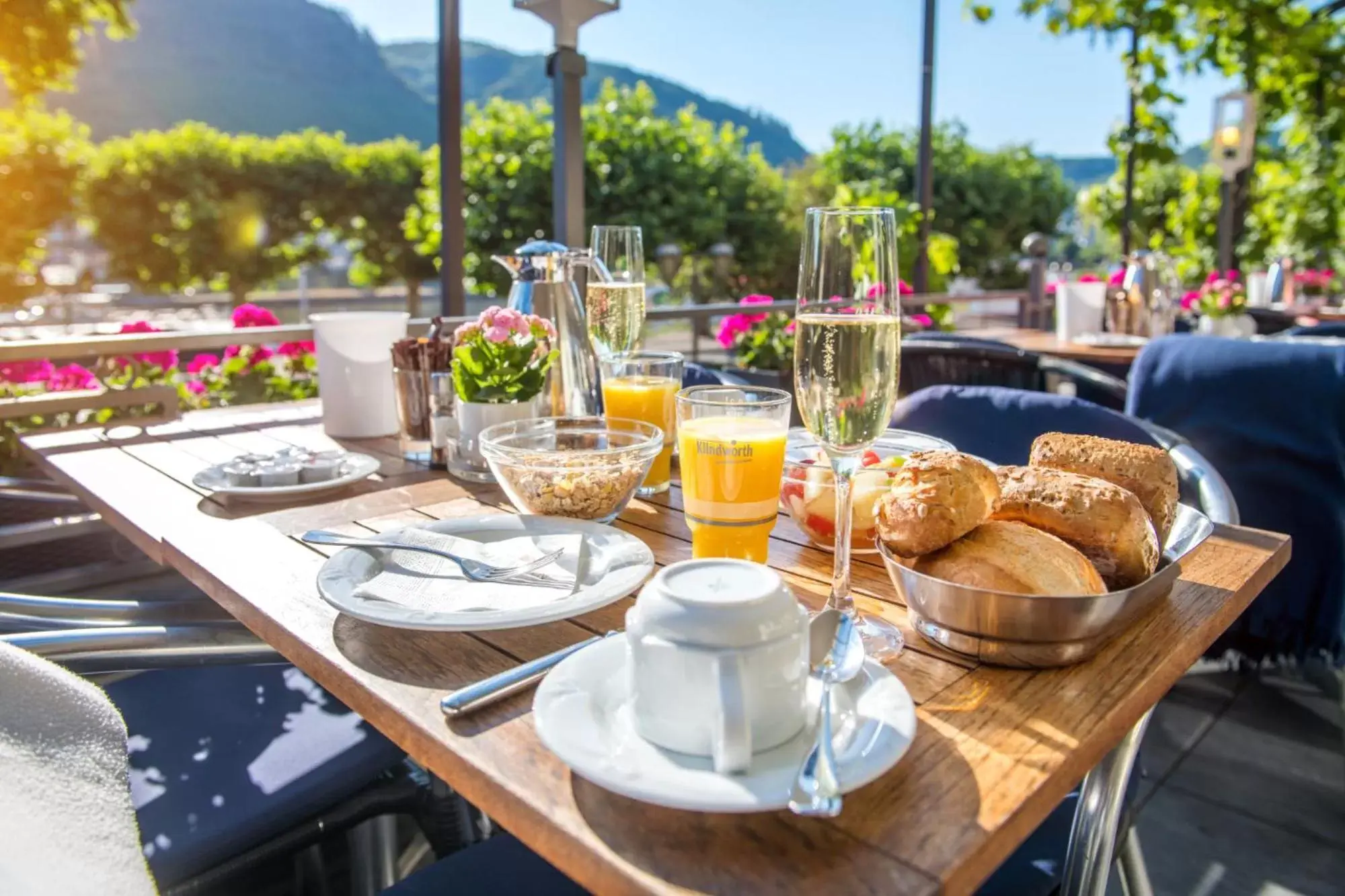 Buffet breakfast in Hotel Karl Müller