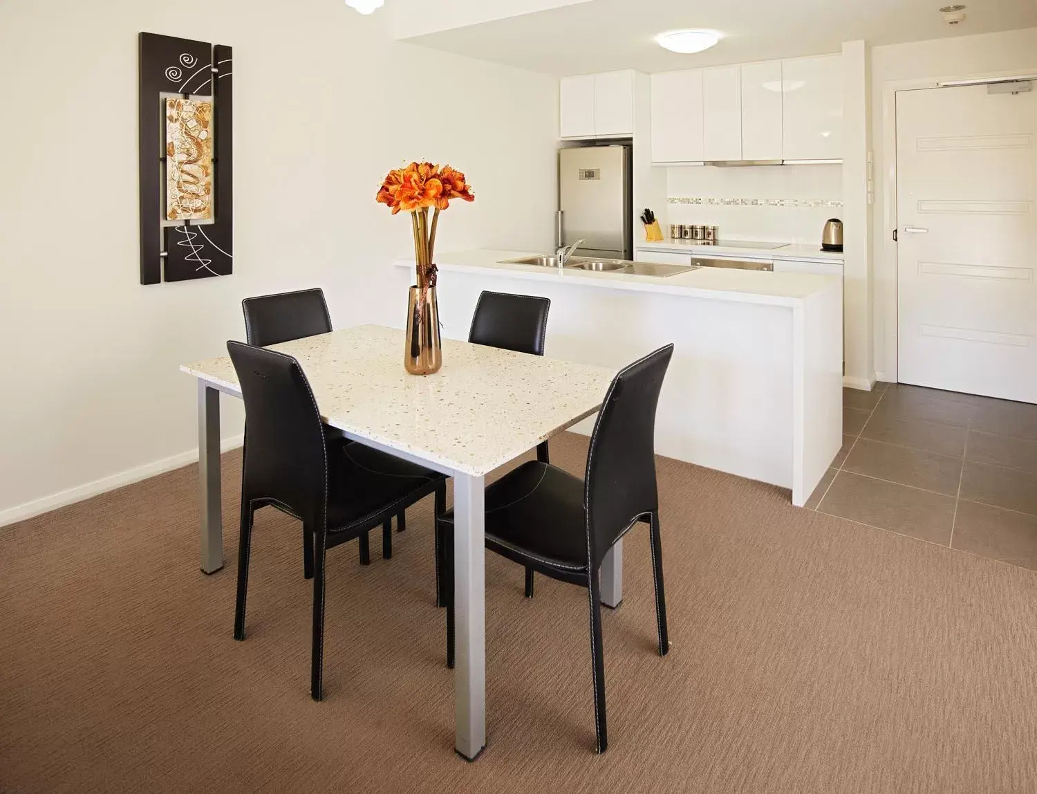 Kitchen or kitchenette, Dining Area in Charlestown Executive Apartments