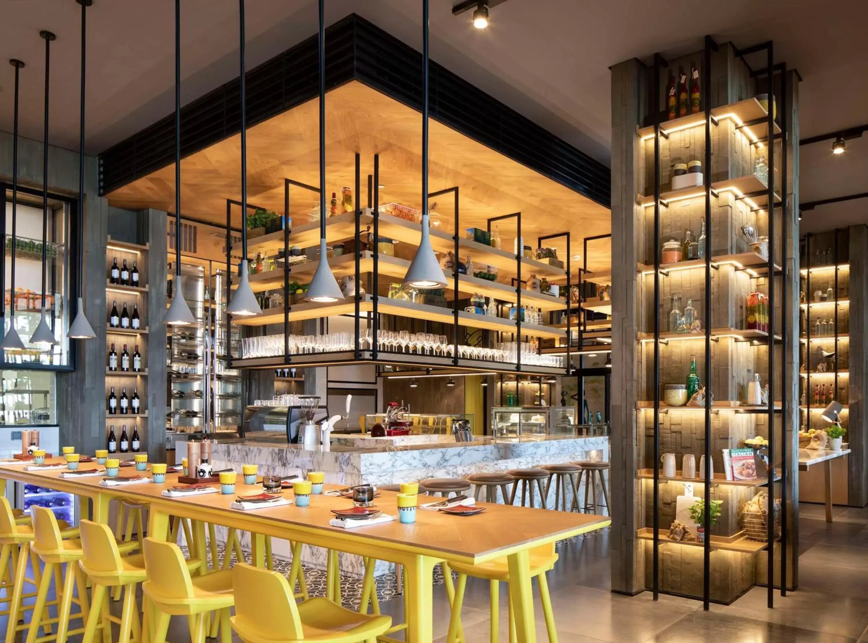 Lounge or bar in Grand Hyatt Abu Dhabi Hotel & Residences Emirates Pearl Lounge or bar in Grand Hyatt Abu Dhabi Hotel & Residences Emirates Pearl