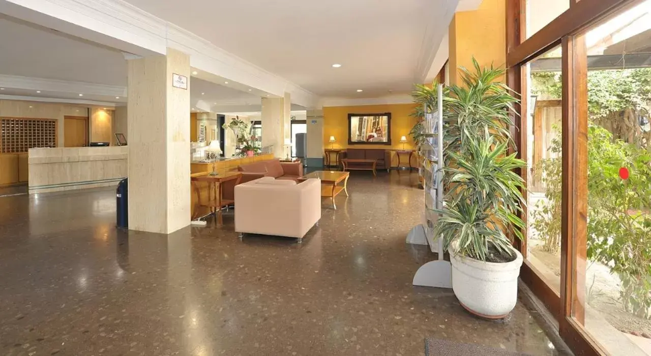 Lobby or reception, Lobby/Reception in Hotel Salobreña Suites