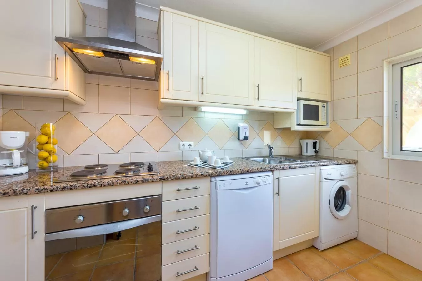 Kitchen or kitchenette in Pestana Palm Gardens