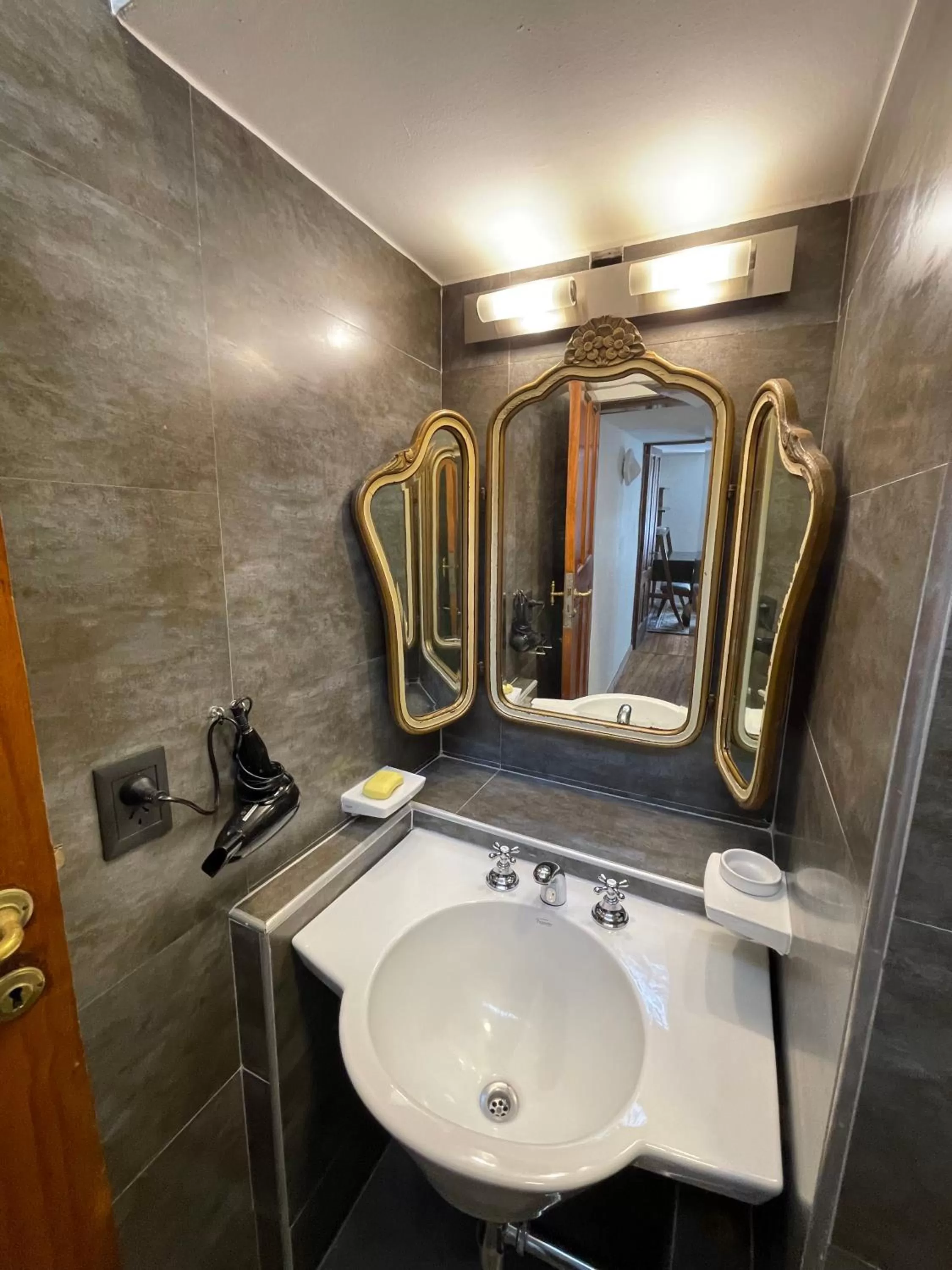 Bathroom in Le Petit Palais