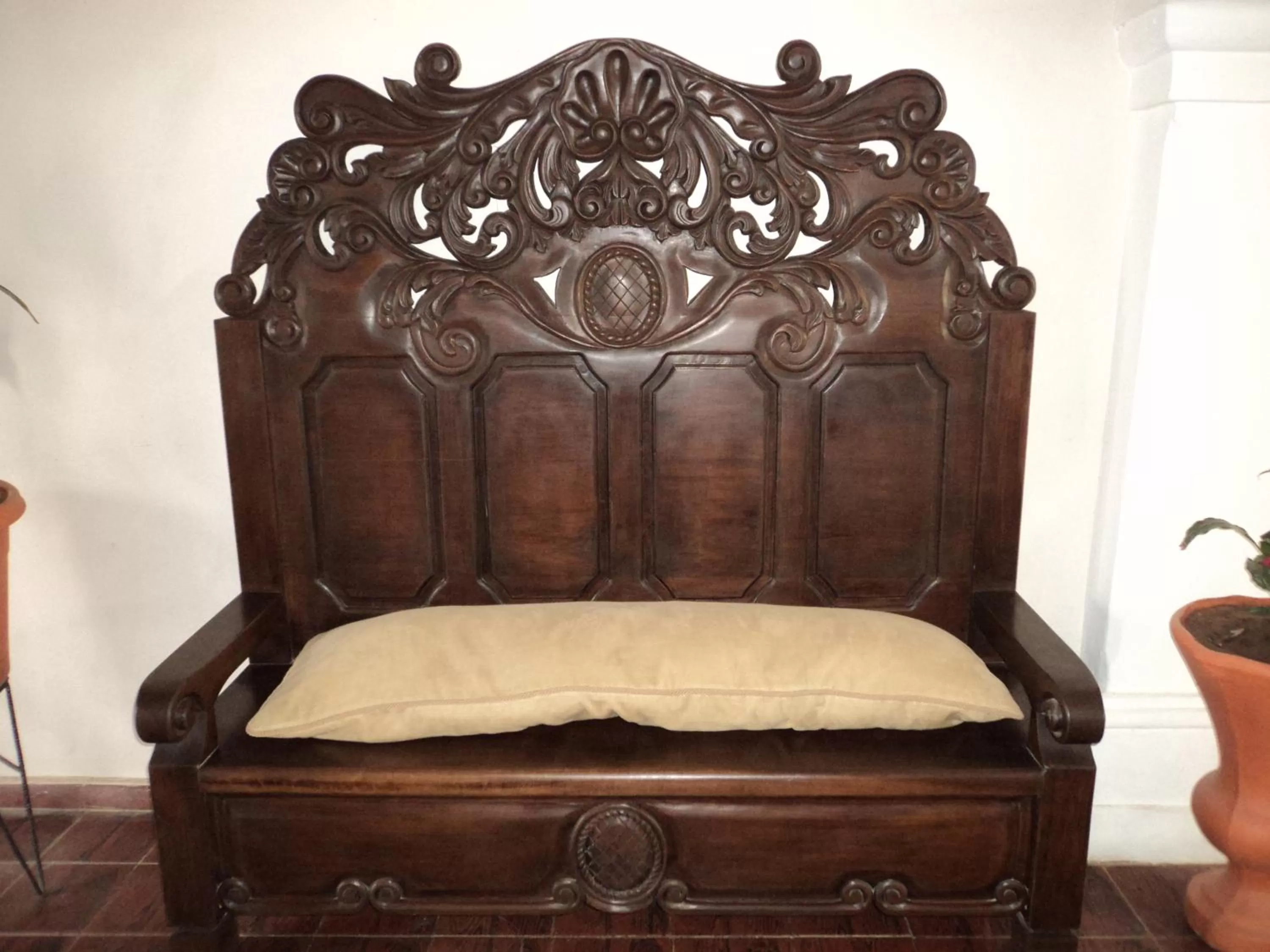 Decorative detail in Mansion Serrano Hotel