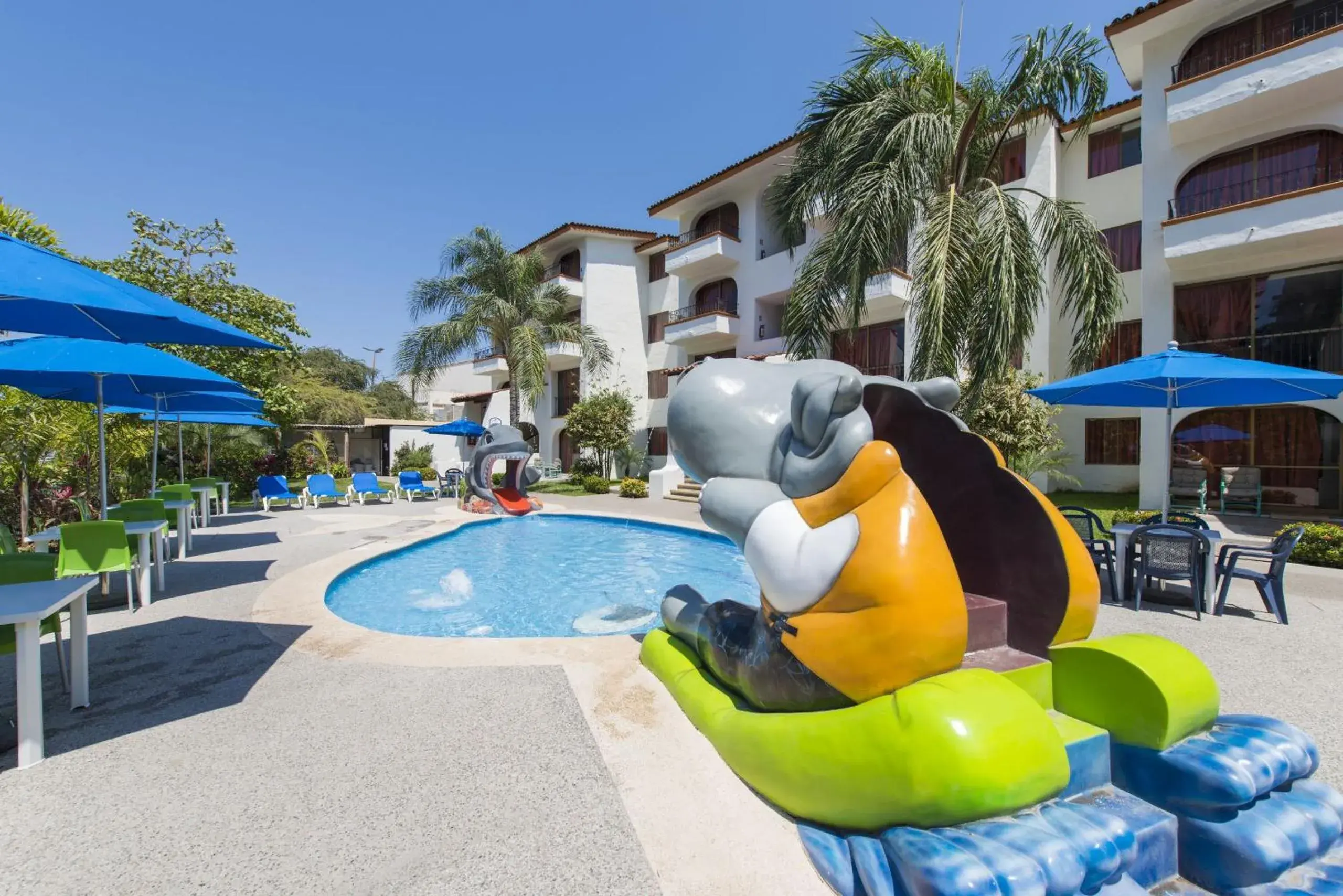 Swimming Pool in Costa Club Punta Arena