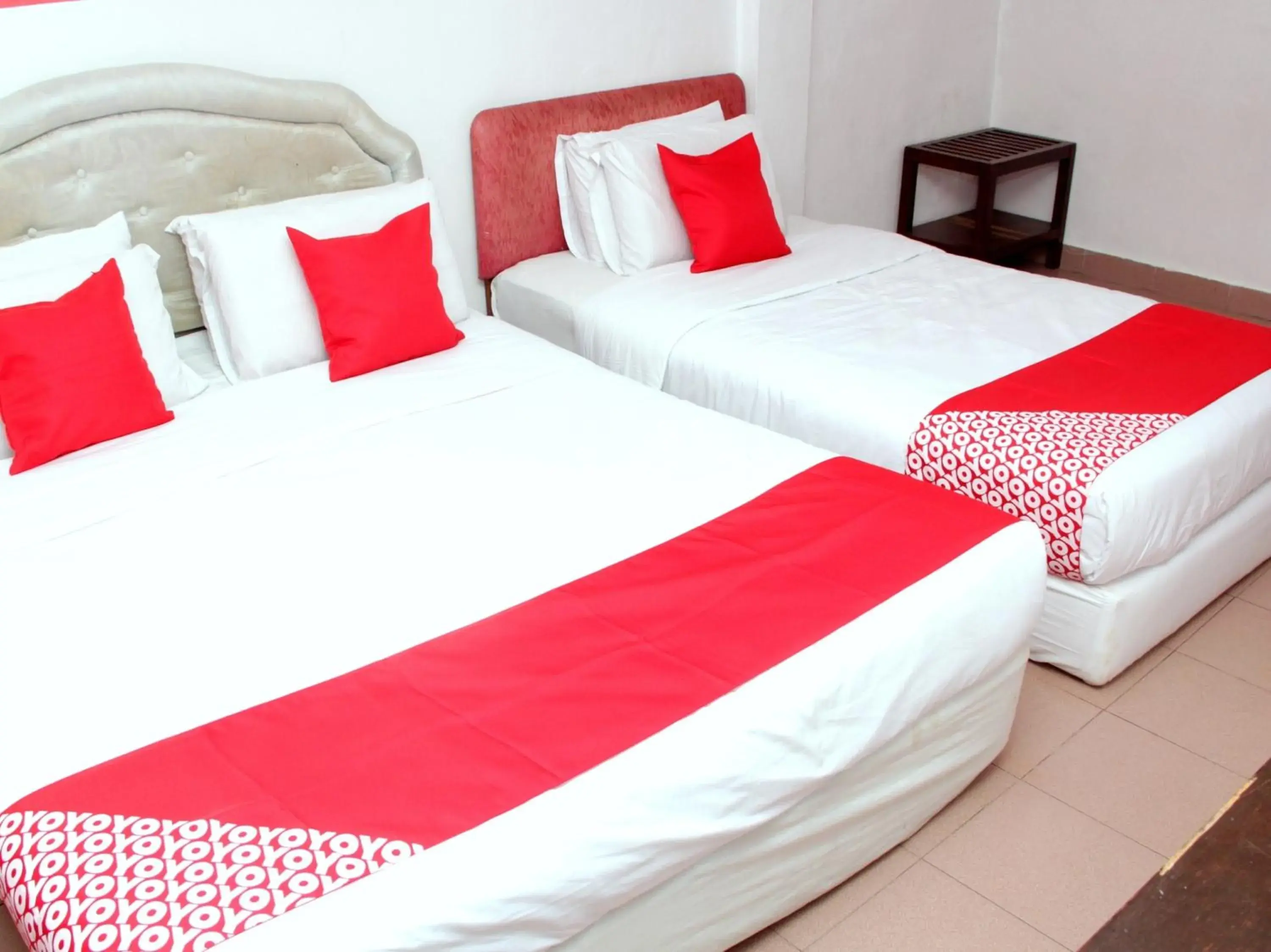 Bedroom, Bed in Super OYO 1173 Mandyrin Hotel