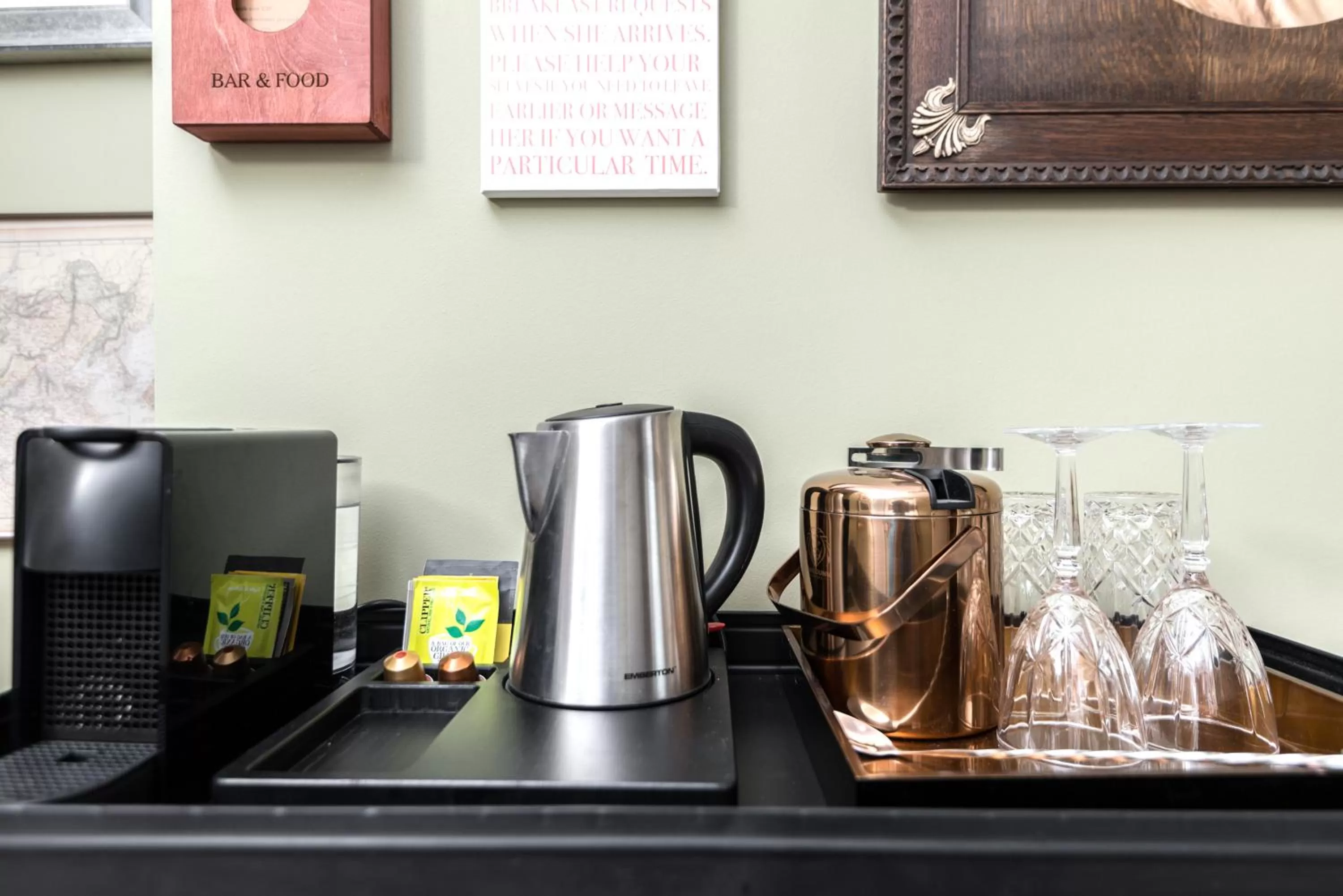 Coffee/tea facilities in Crazy Fox Hurley Boutique B&B