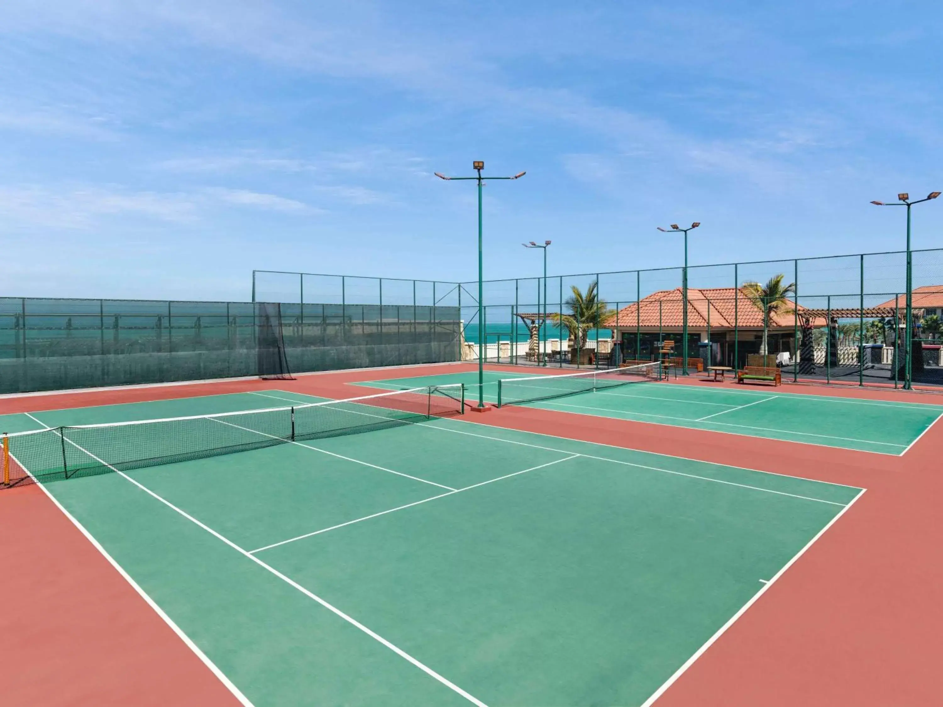 Property building, Tennis/Squash in Sofitel Dubai The Palm Resort & Spa