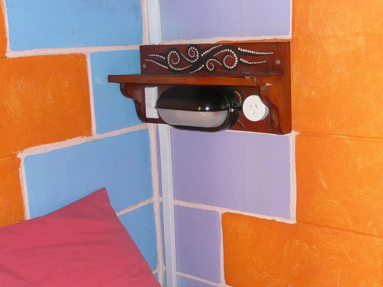 Decorative detail, Bathroom in Global Village Travellers Lodge