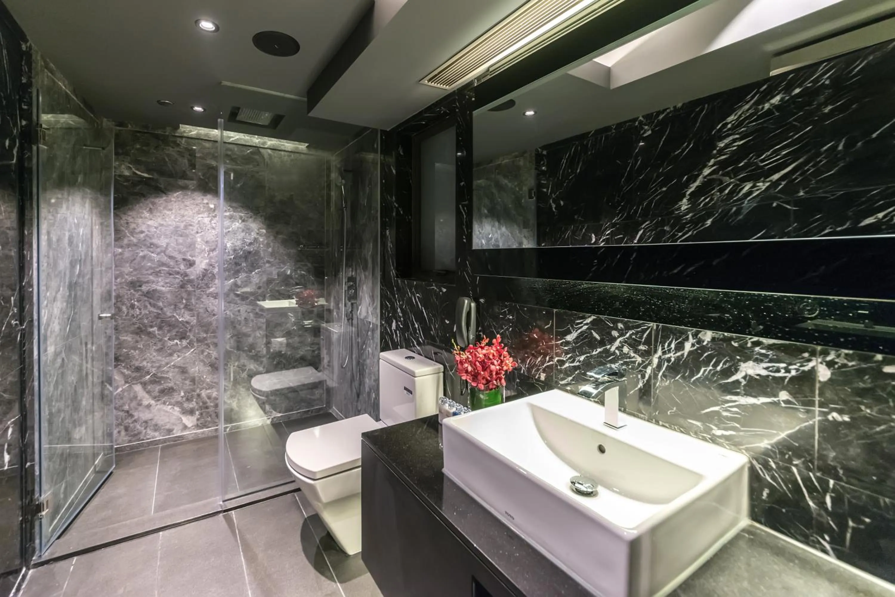 Bathroom in Hotel Pravo Hong Kong