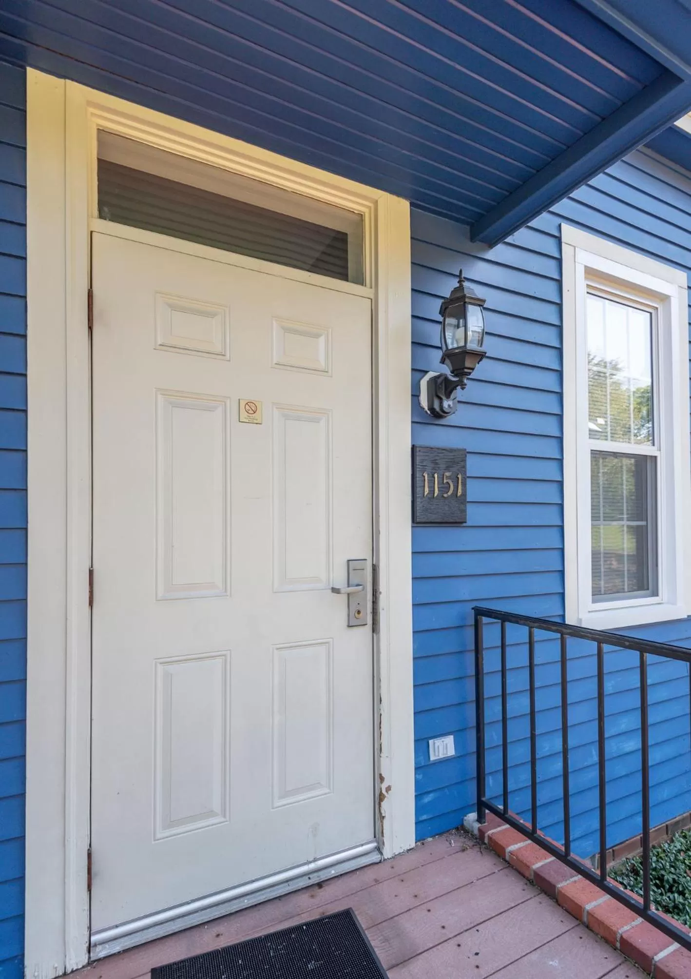 Facade/entrance in Century Suites Hotel
