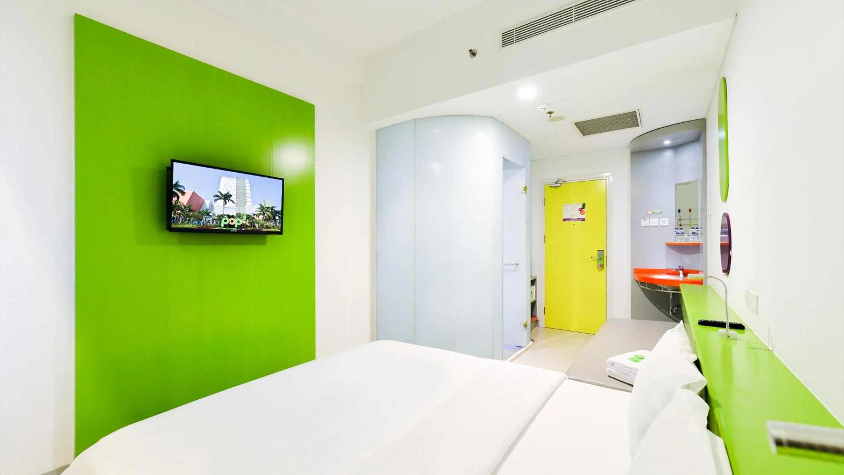 Bed in POP! Hotel Kelapa Gading