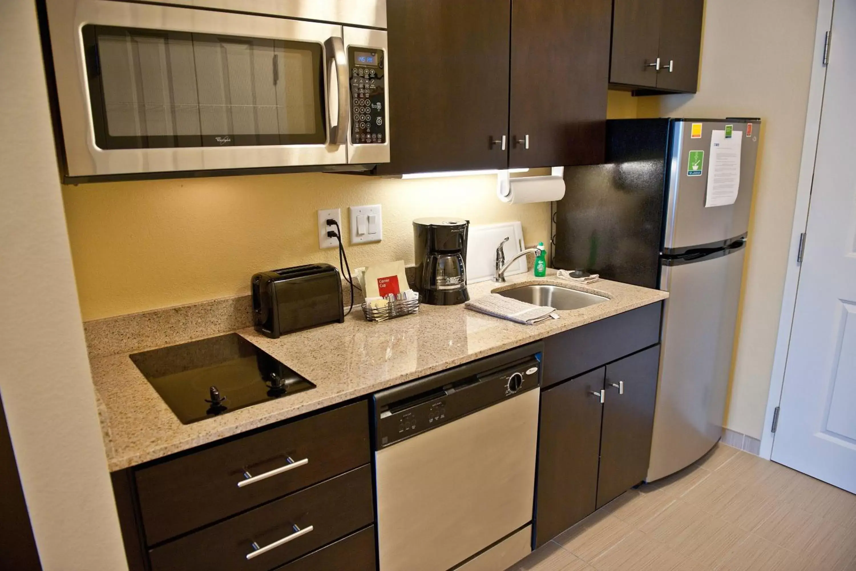 Kitchen or kitchenette, Kitchen/Kitchenette in TownePlace Suites by Marriott Charlotte Mooresville