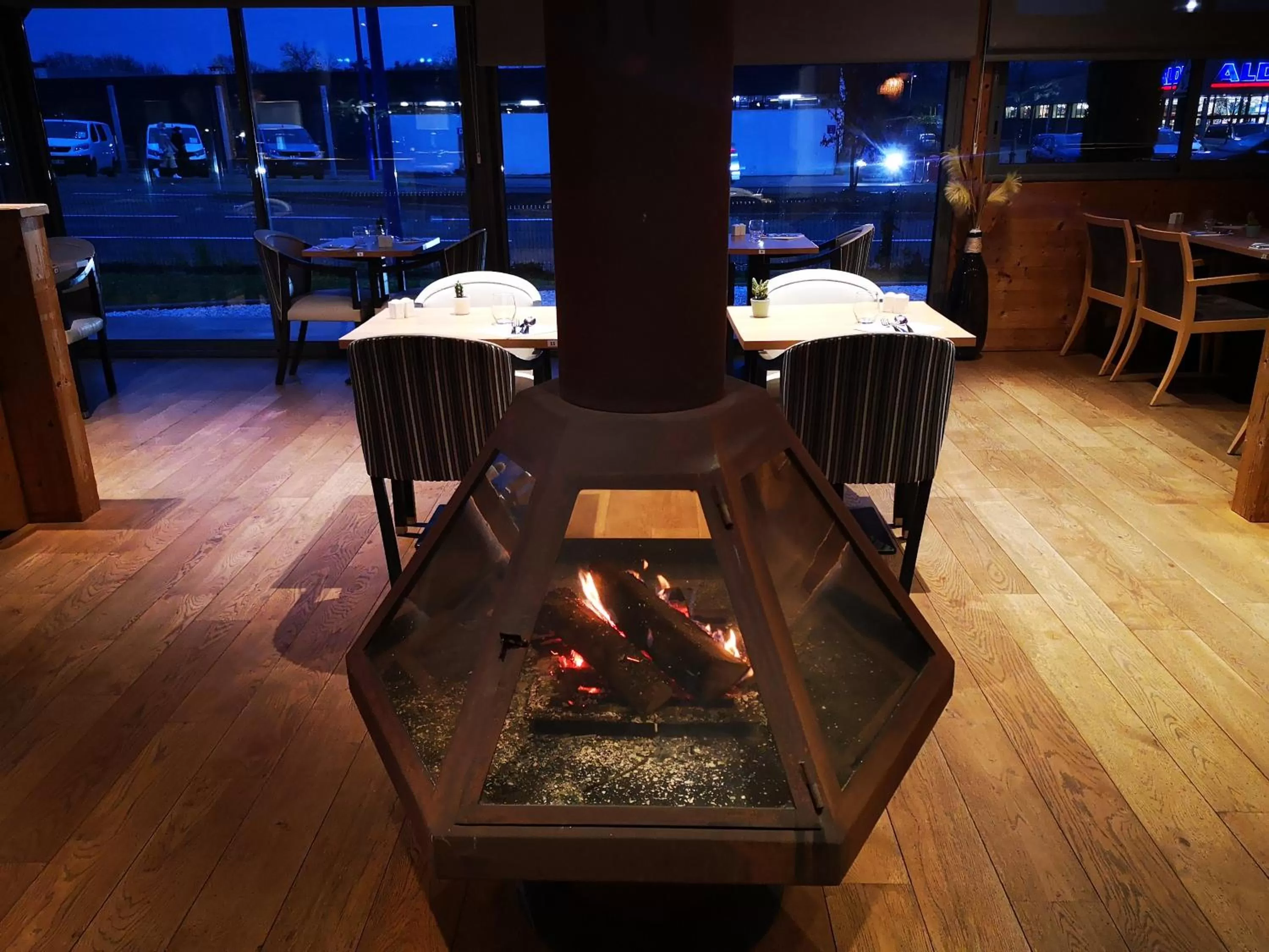 Restaurant/places to eat in Les Suites - Konine 4 - Hotel & Bar & Restaurant