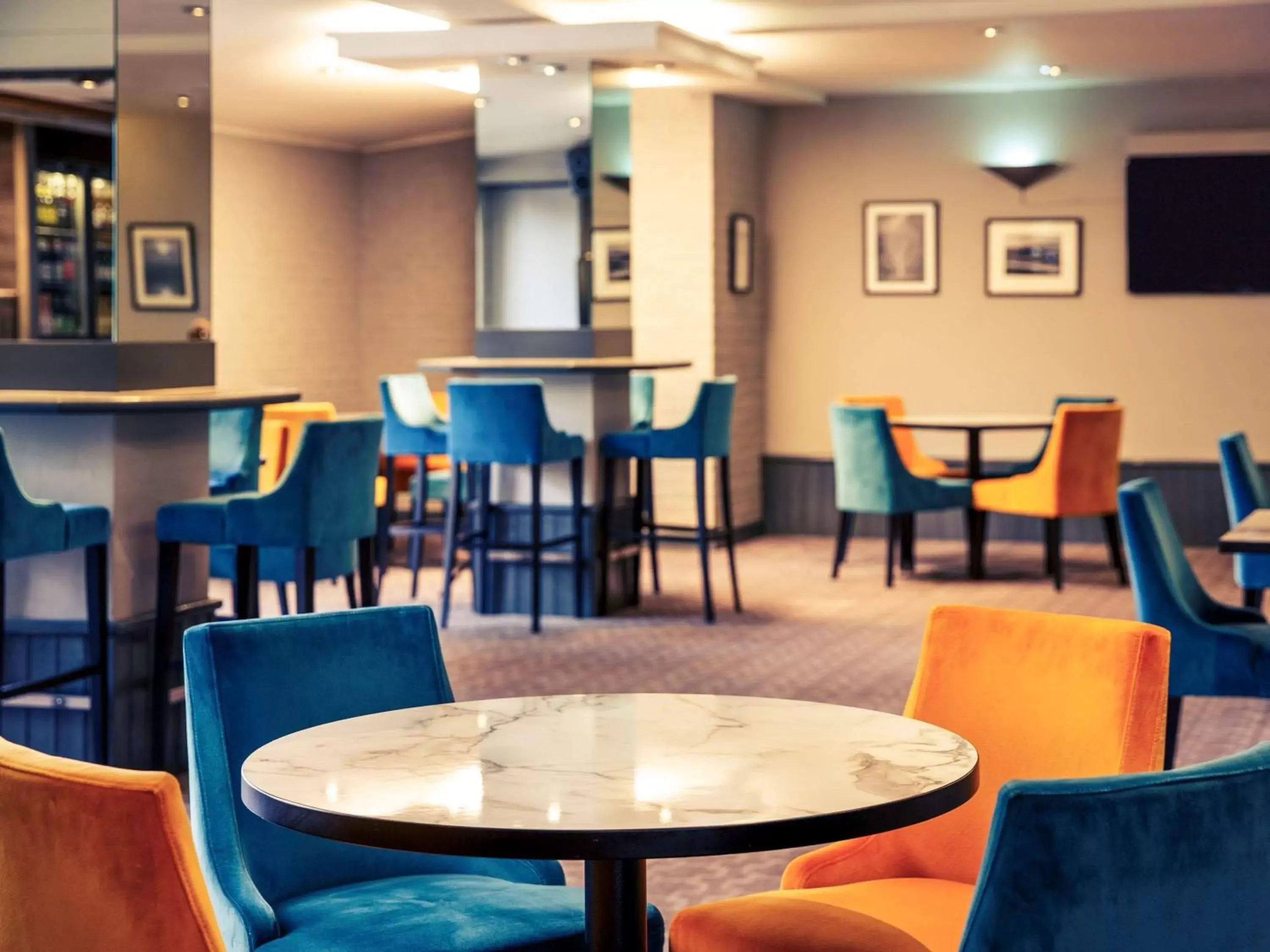 Lounge or bar, Restaurant/Places to Eat in Mercure Bolton Georgian House Hotel