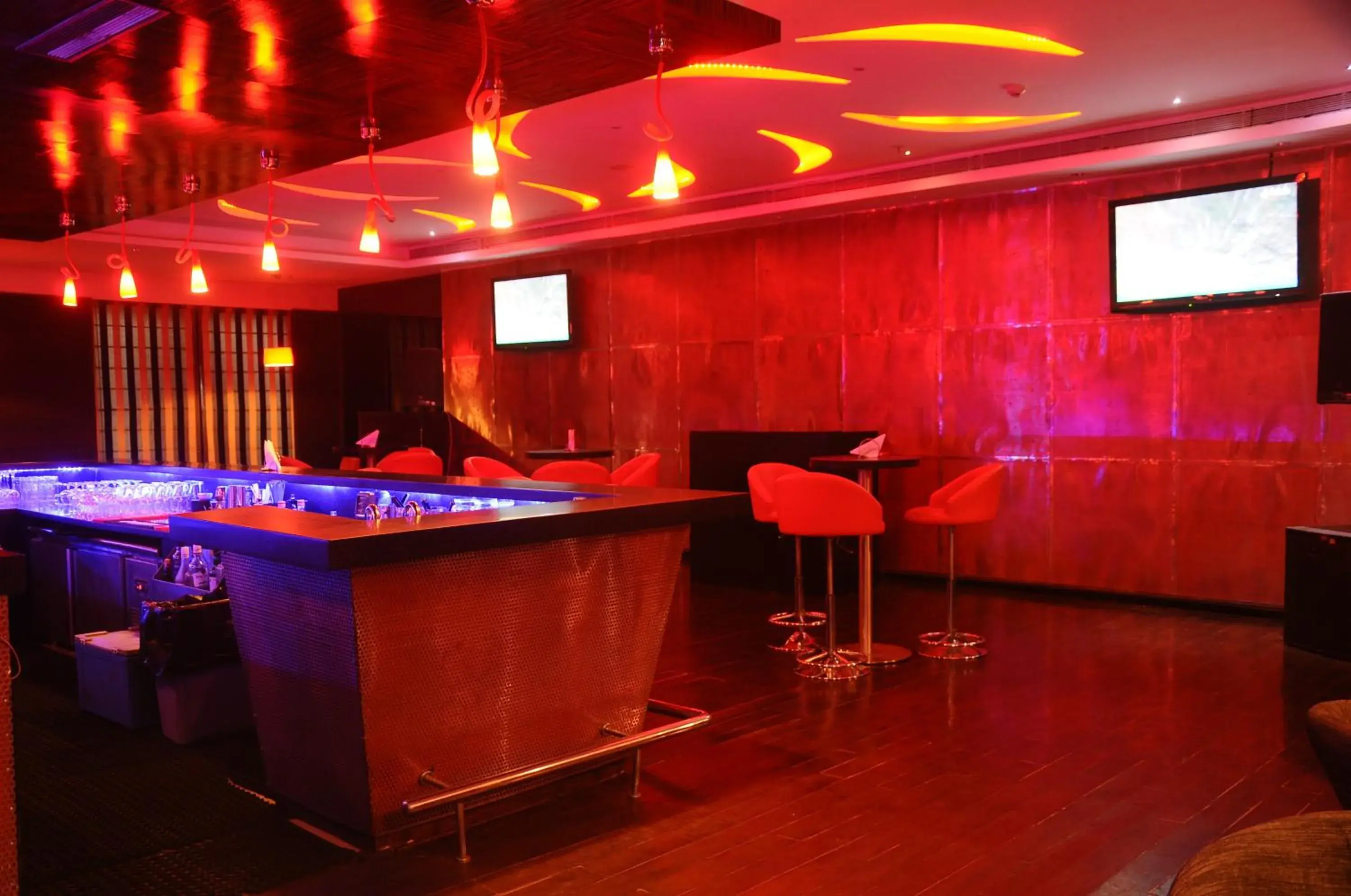 Lounge or bar in Hotel Gokulam Park - Coimbatore