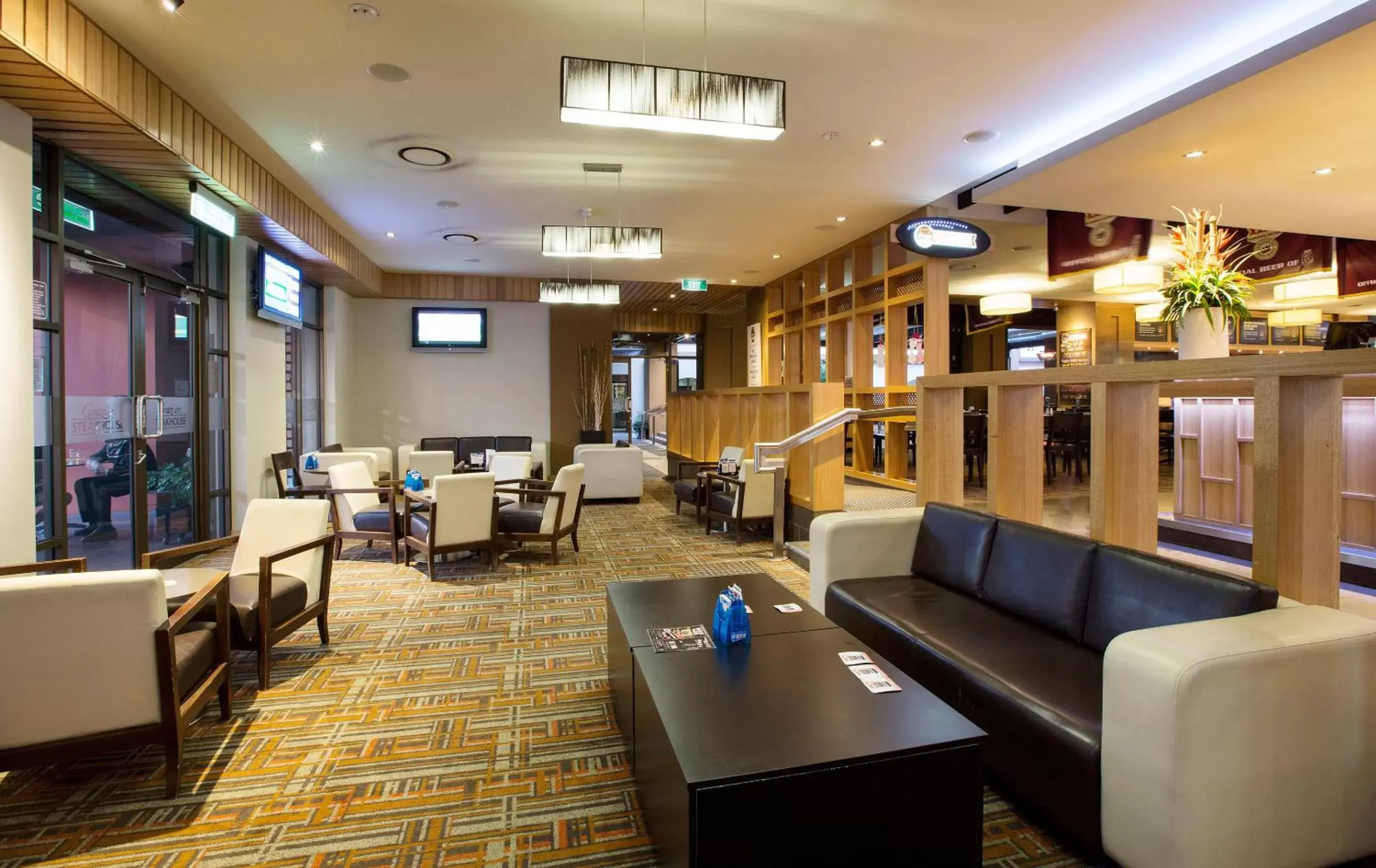 Lounge or bar in Mermaid Waters Hotel by Nightcap Plus