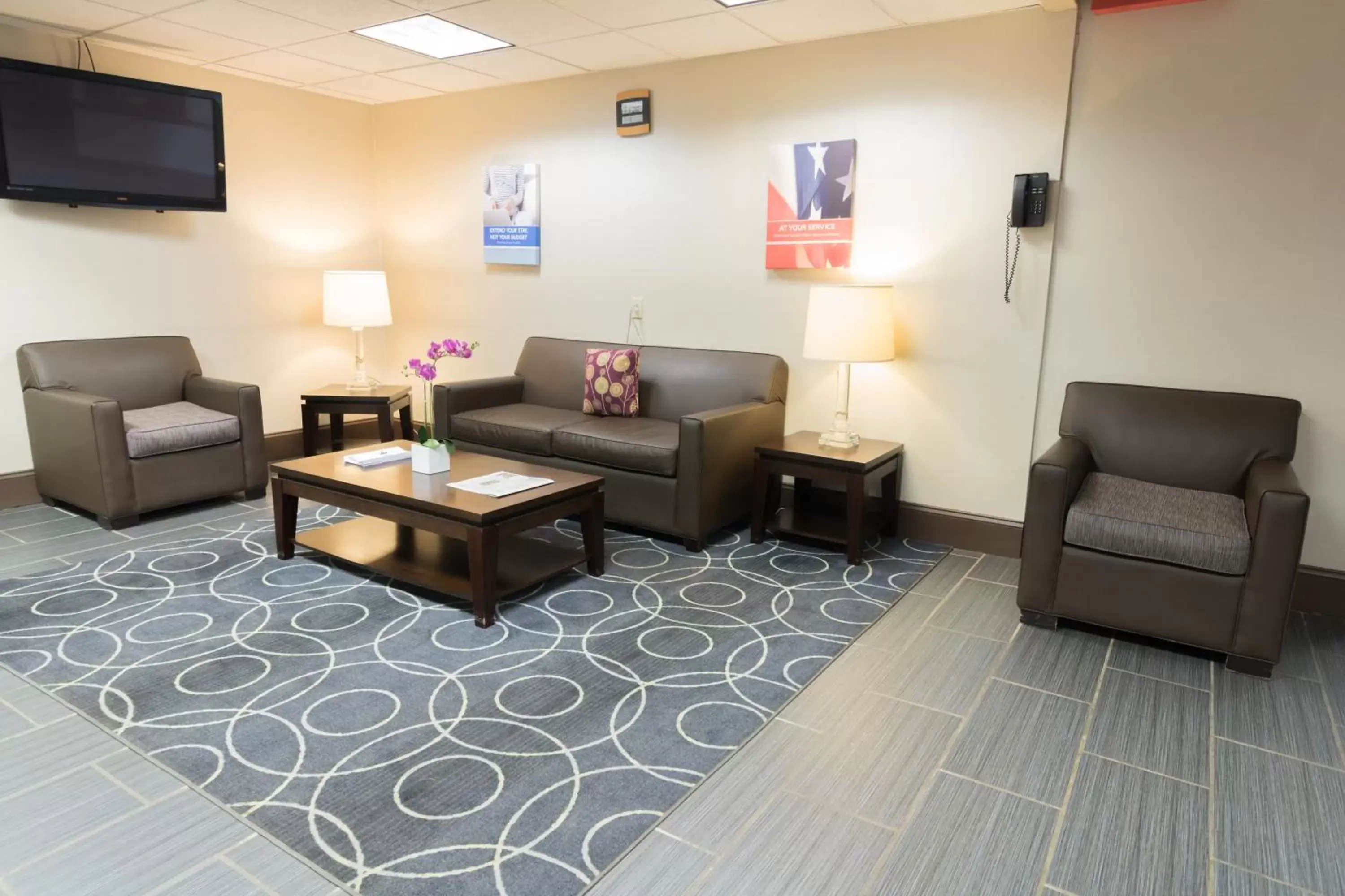 Seating Area in Motel 6-Clarion, PA