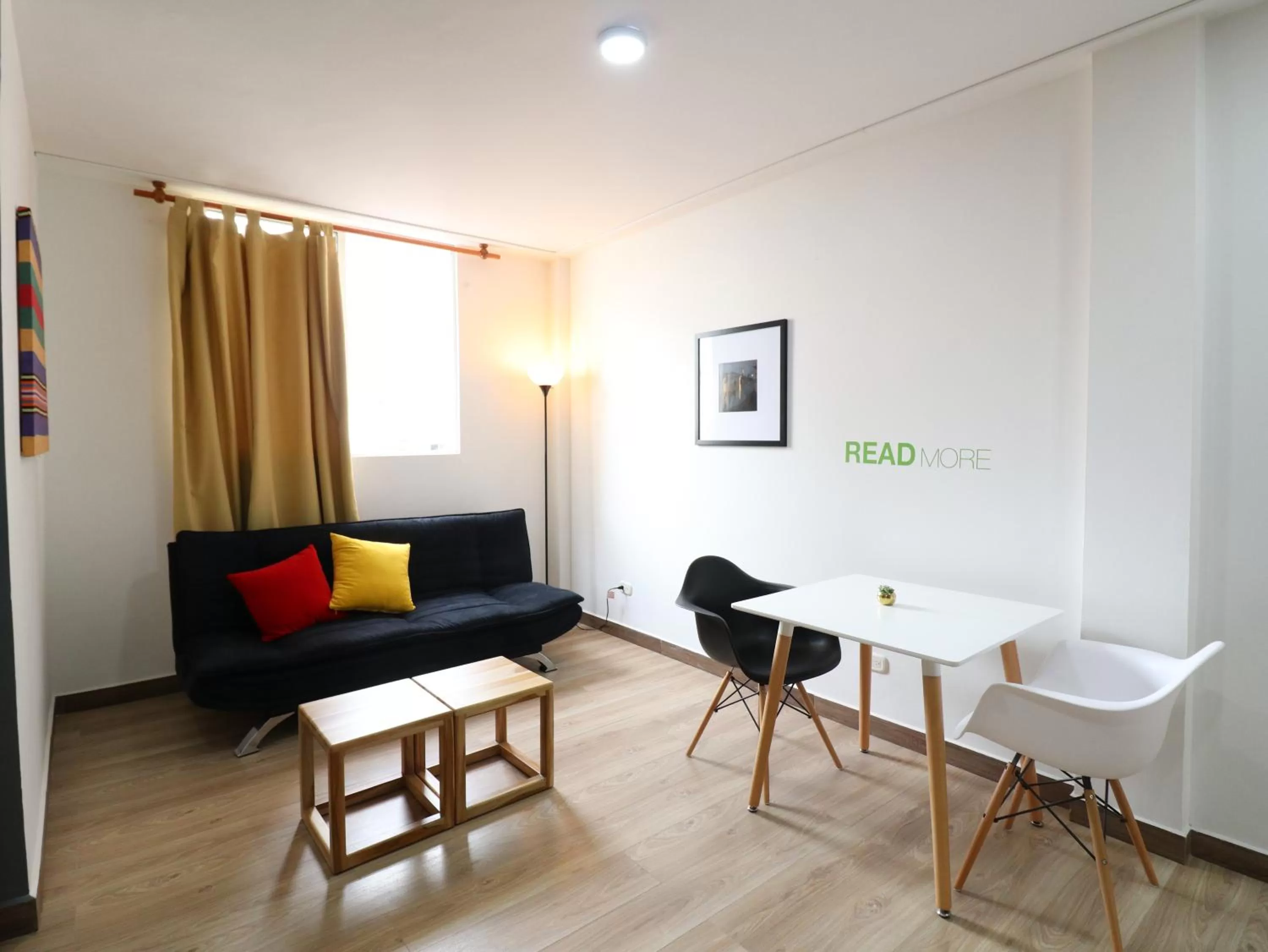 Living room in 554 Apartments