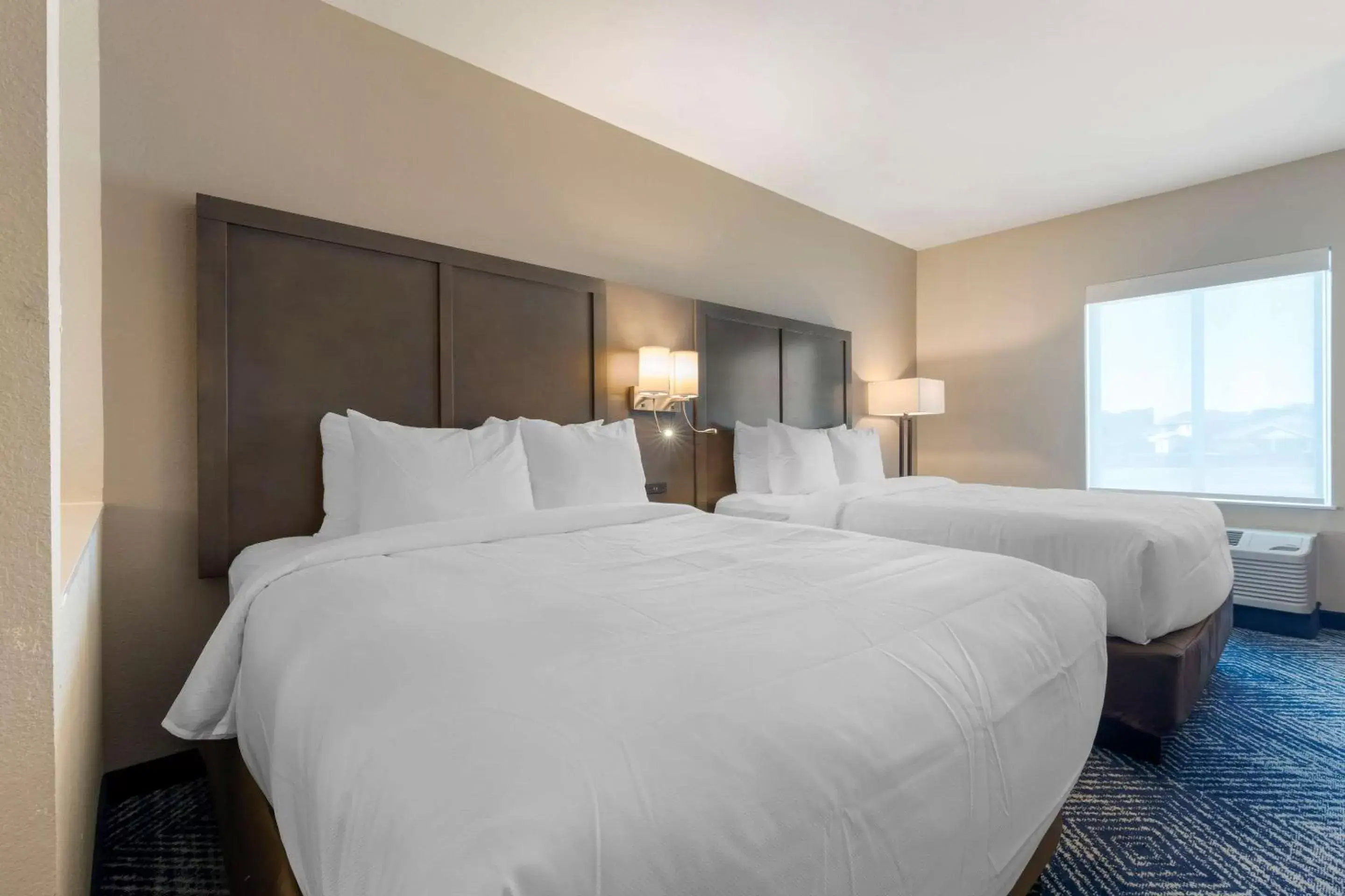 Photo of the whole room, Bed in Comfort Inn & Suites Balch Springs - SE Dallas Photo of the whole room, Bed in Comfort Inn & Suites Balch Springs - SE Dallas