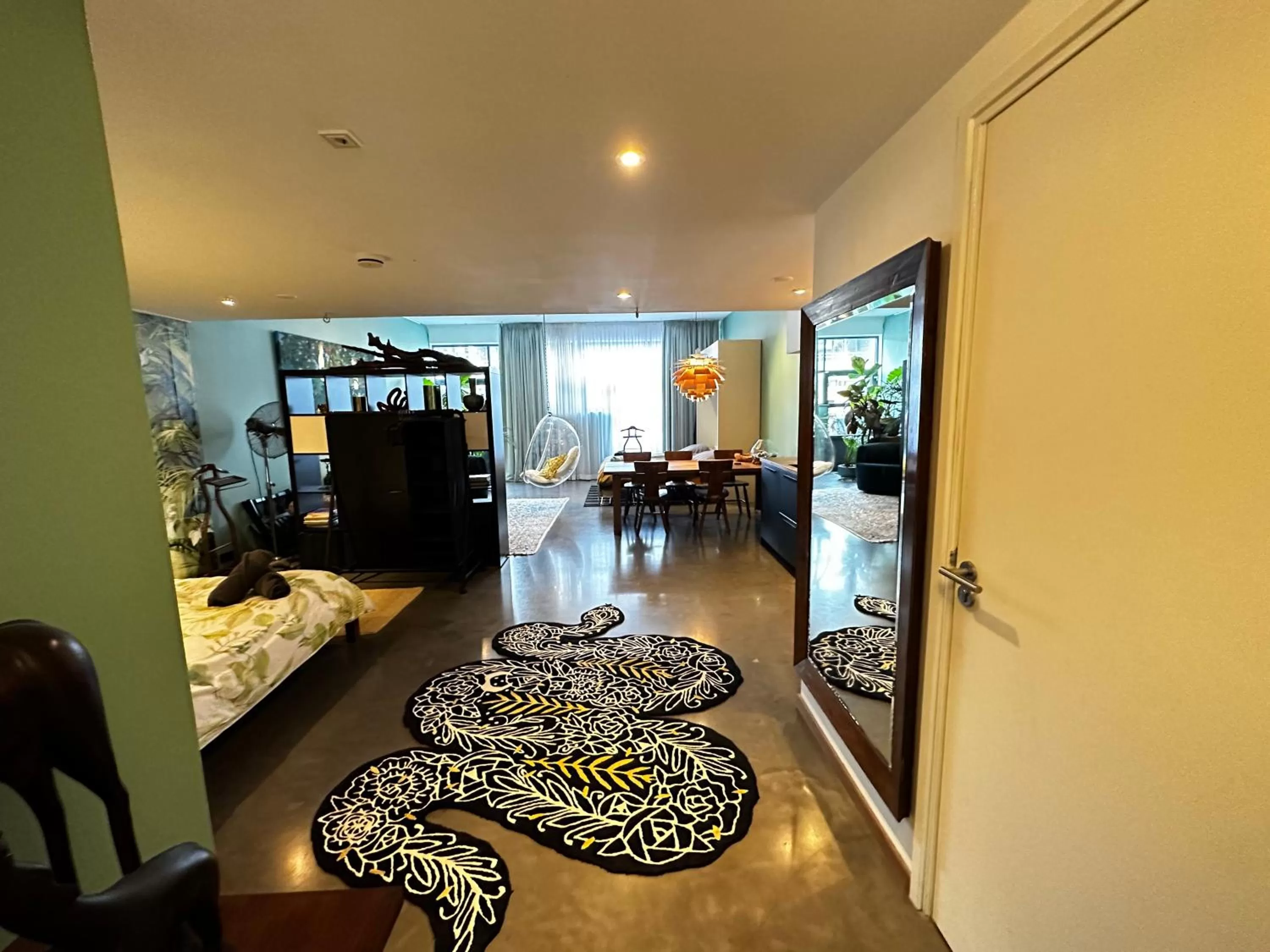 Private Studio - FREE PARKING