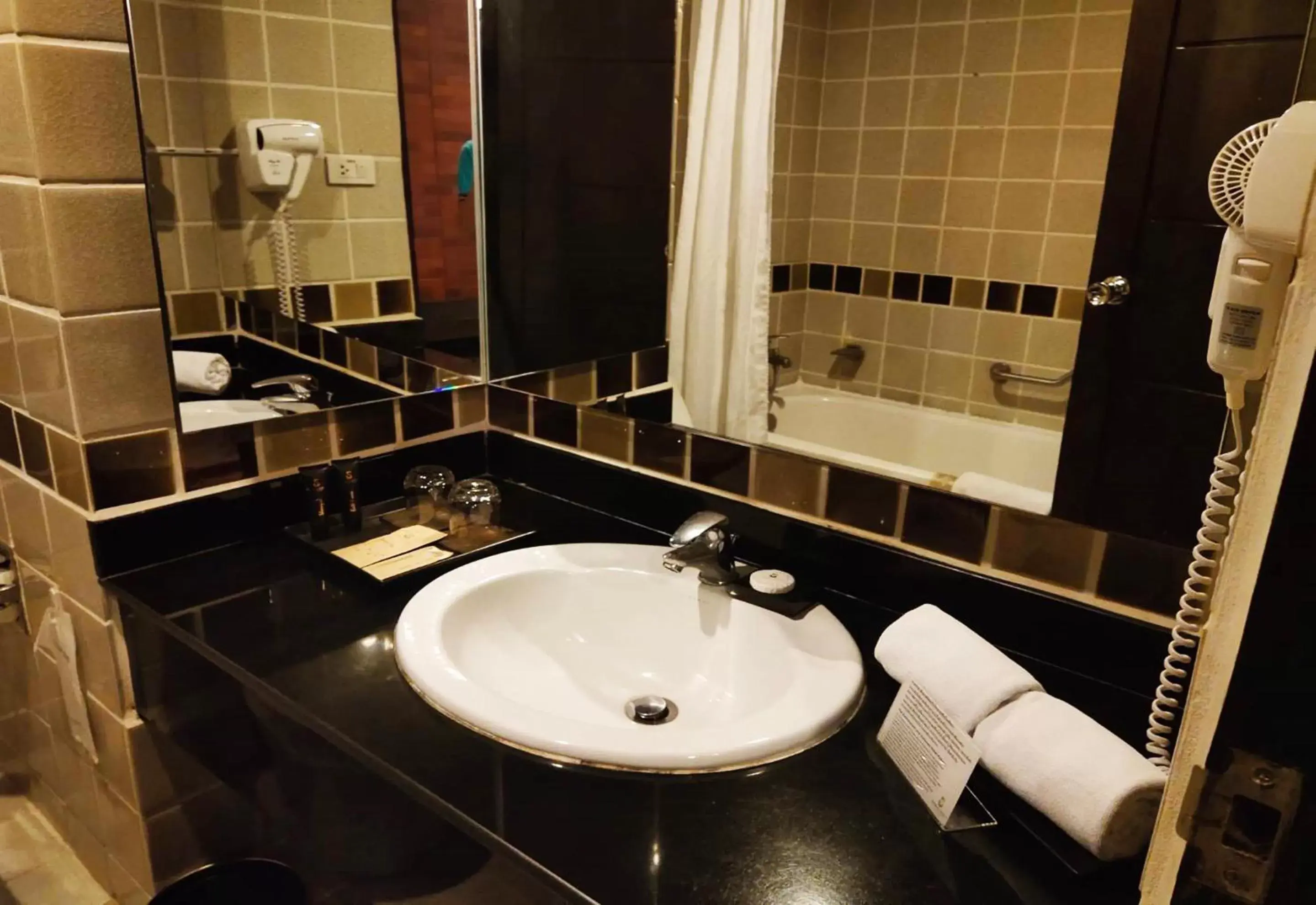 Bathroom in Sunbeam Hotel Pattaya - SHA Extra Plus