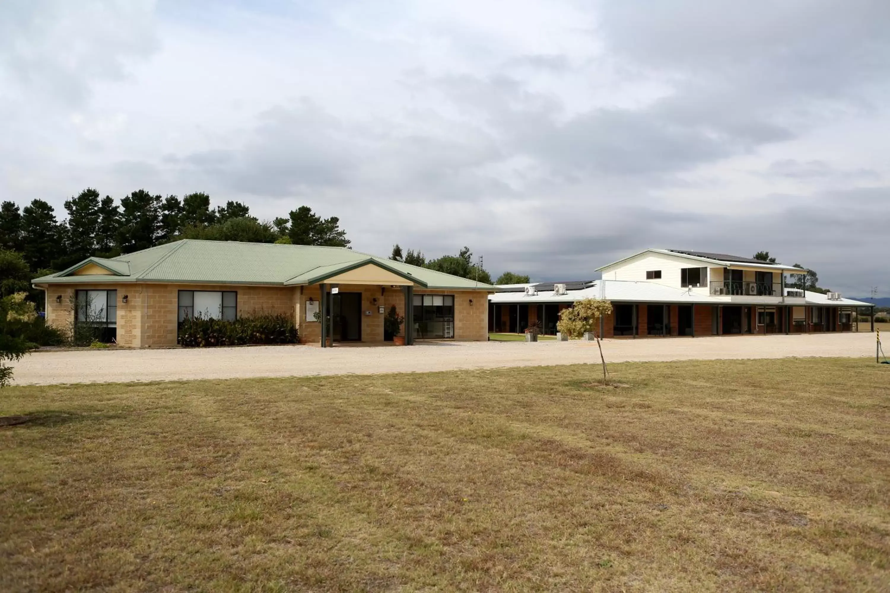 Property Building in Mudgee Vineyard Motor Inn