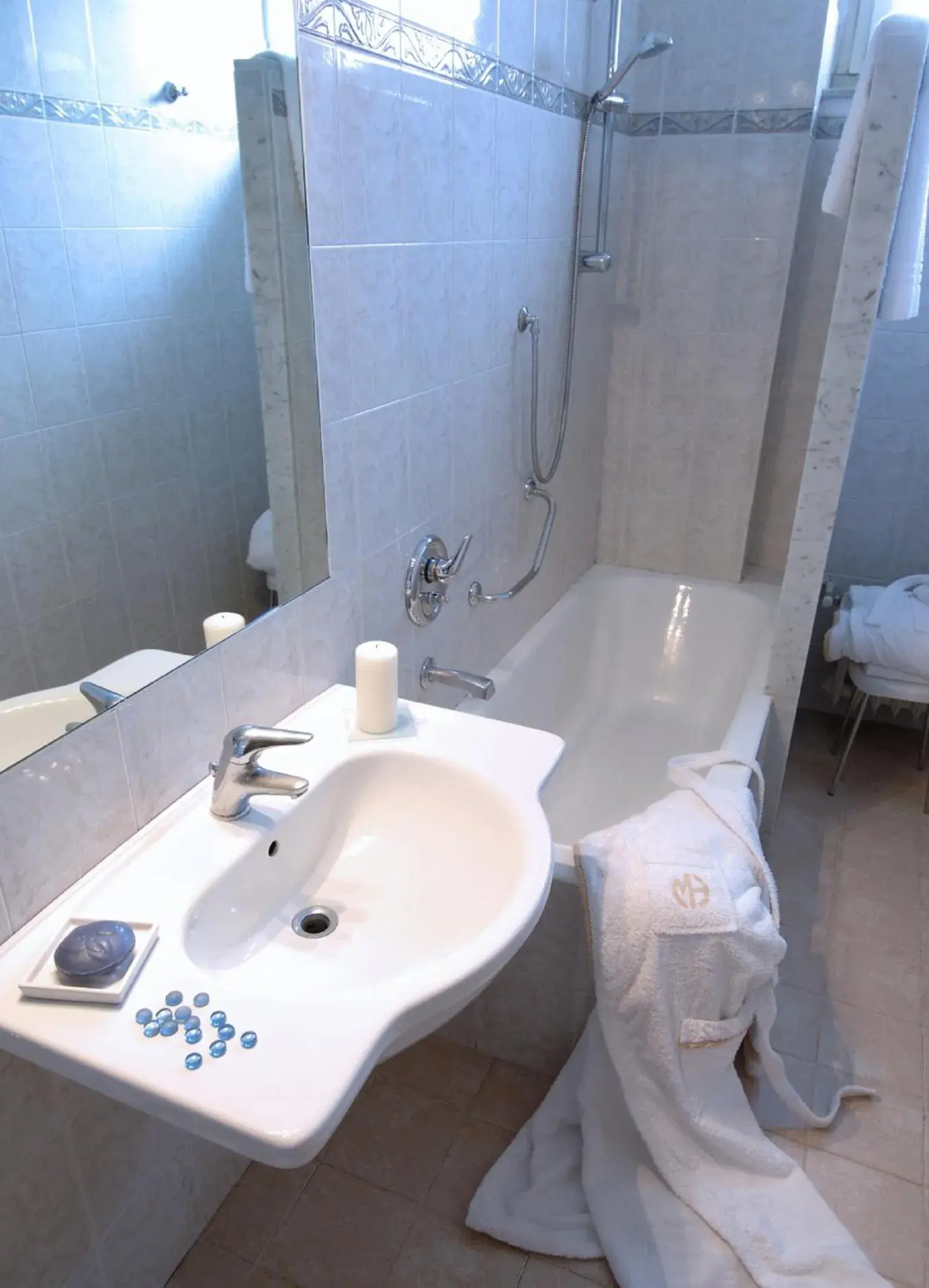 Bathroom in Hotel Mennini