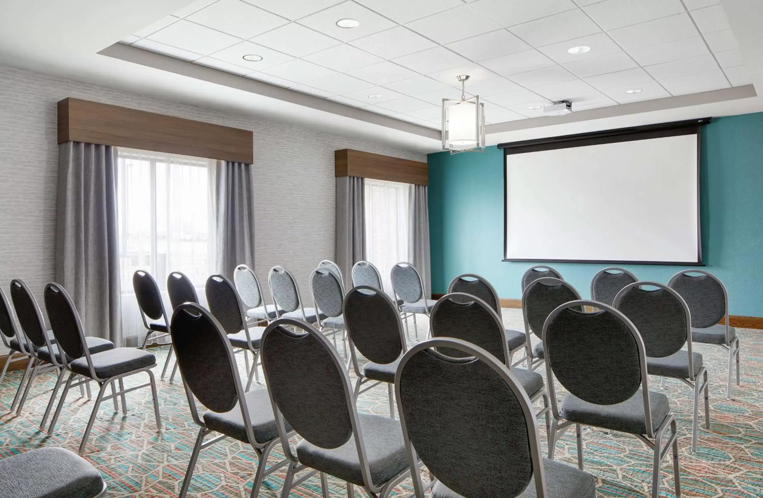 Meeting/conference room in Hampton Inn & Suites Chicago/Waukegan