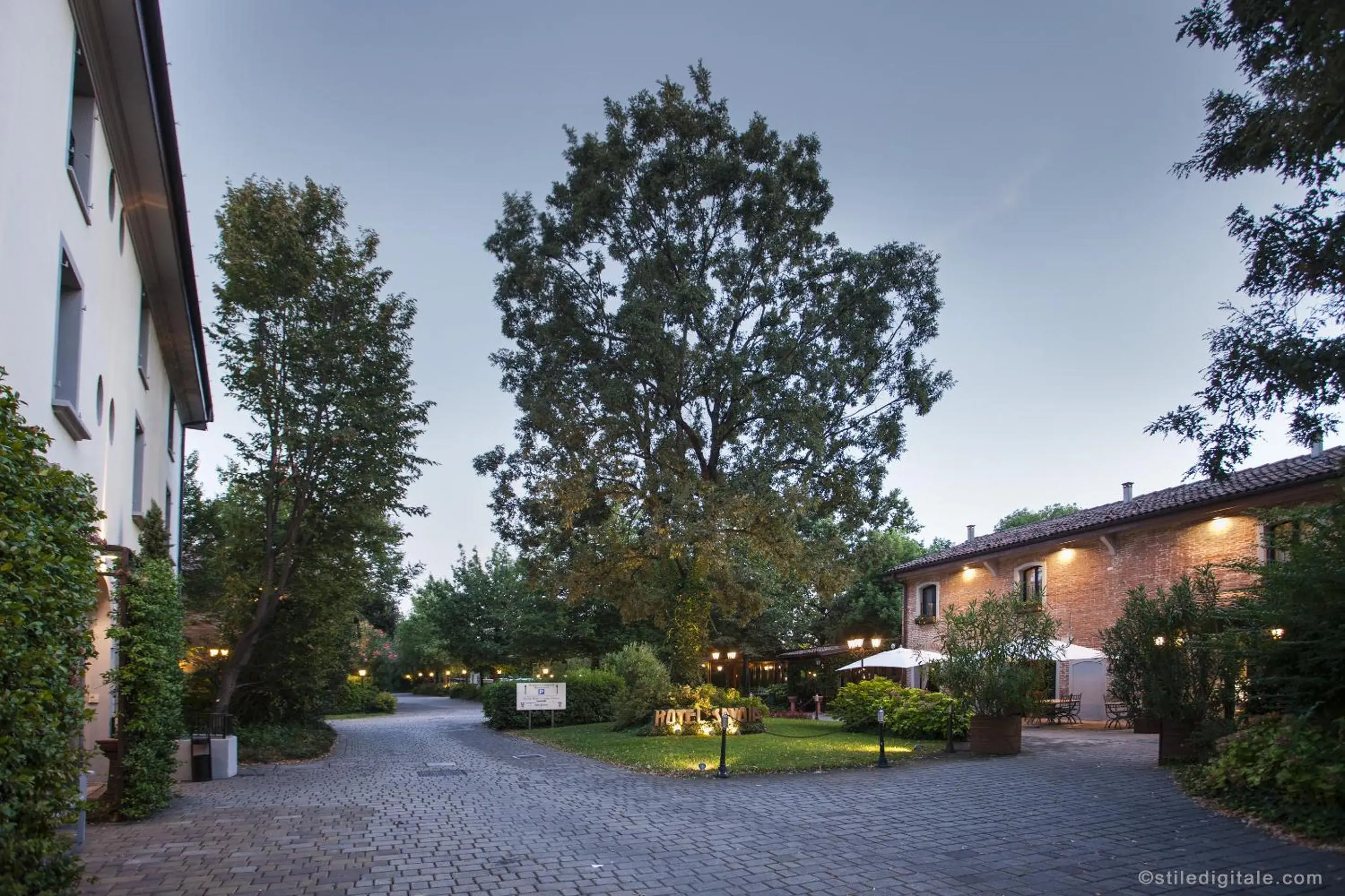 Garden in Savoia Hotel Country House Bologna