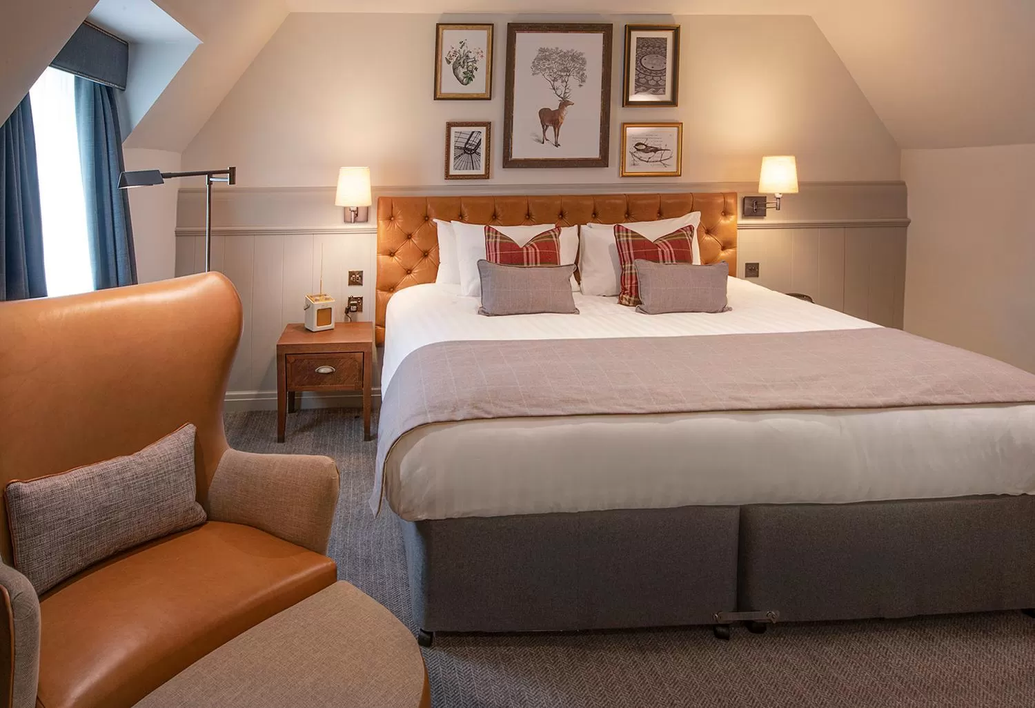 Photo of the whole room, Bed in De Vere Tortworth Court