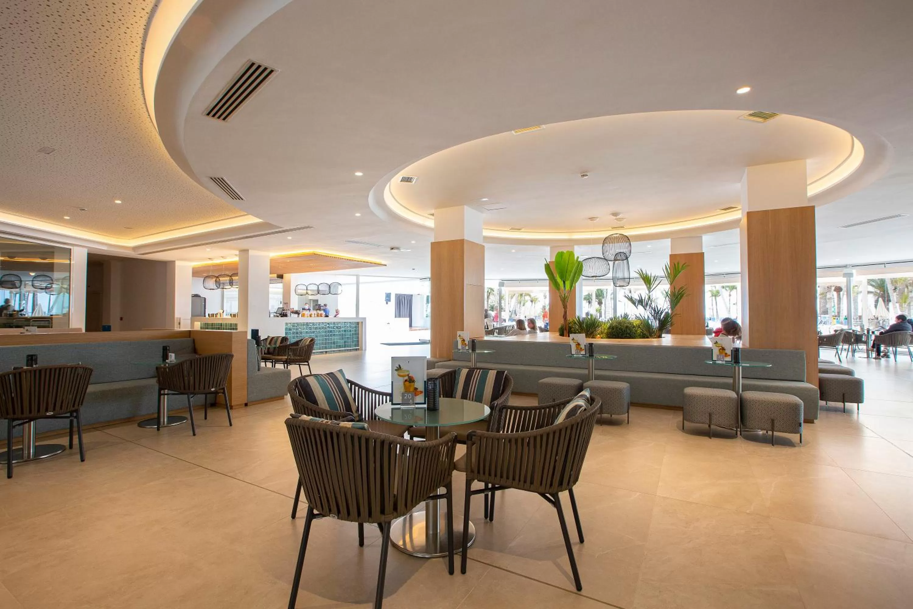 Lounge or bar in Hipotels La Geria