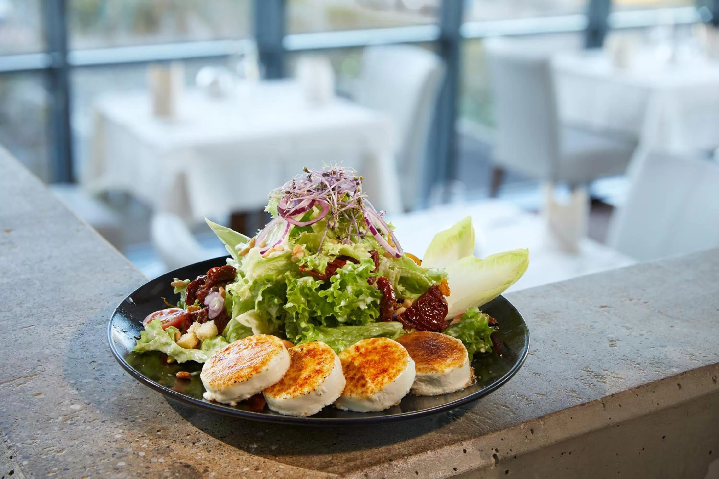 Food and drinks in Hotel Simon's Plaza