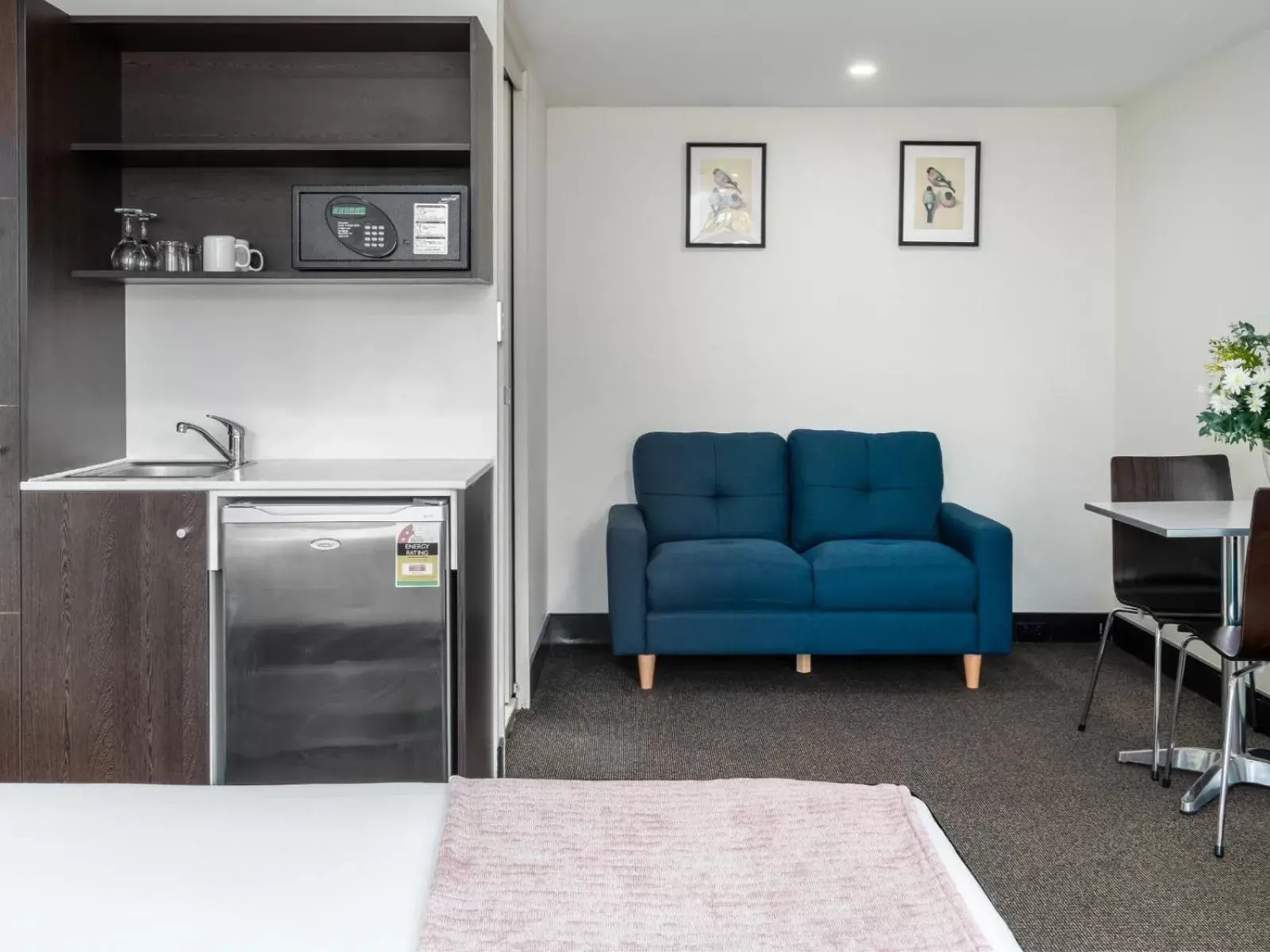 Bedroom, Seating Area in Leisure Inn Penny Royal Hotel & Apartments