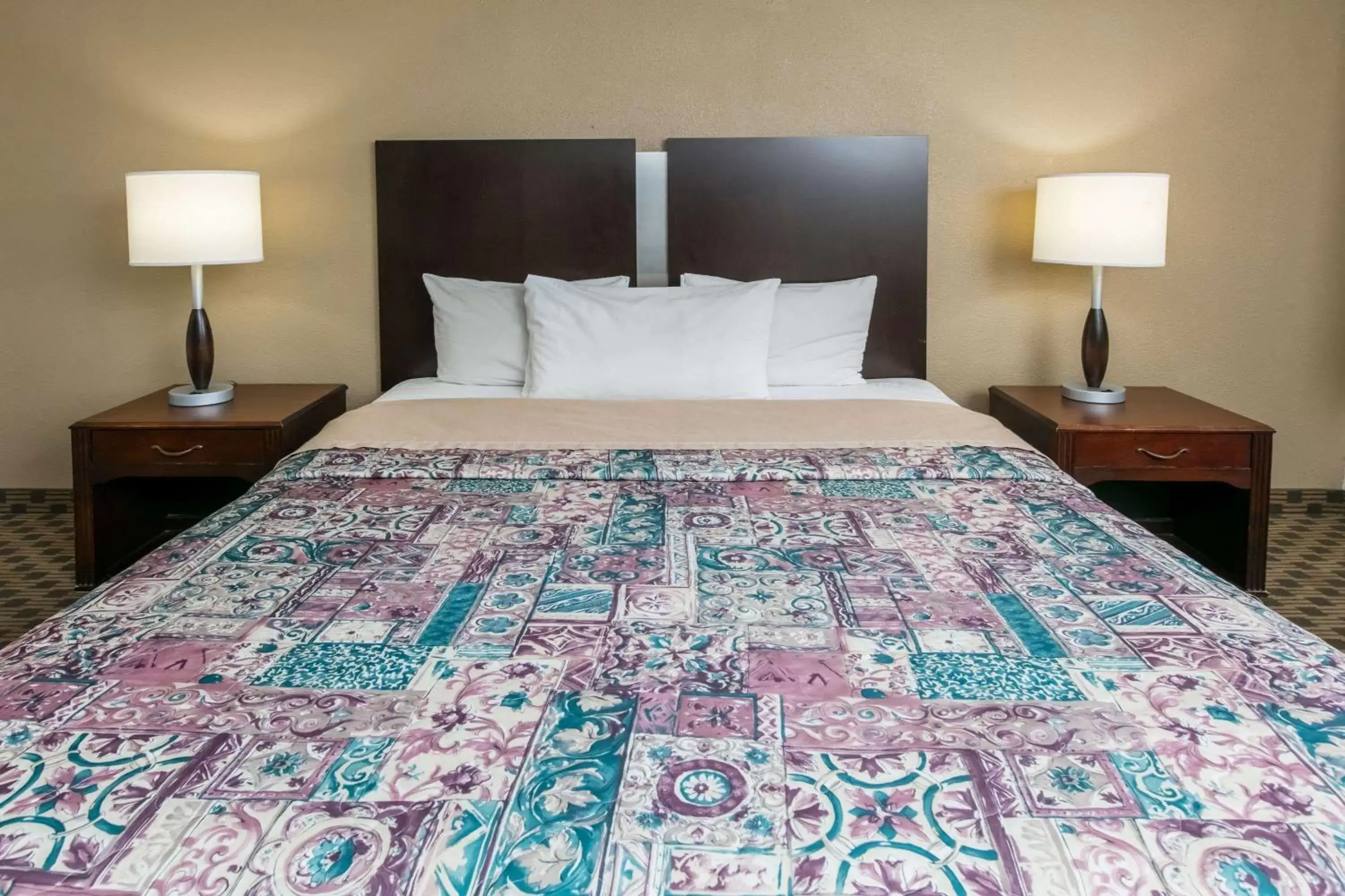 Photo of the whole room in Knights Inn Longview Photo of the whole room in Knights Inn Longview