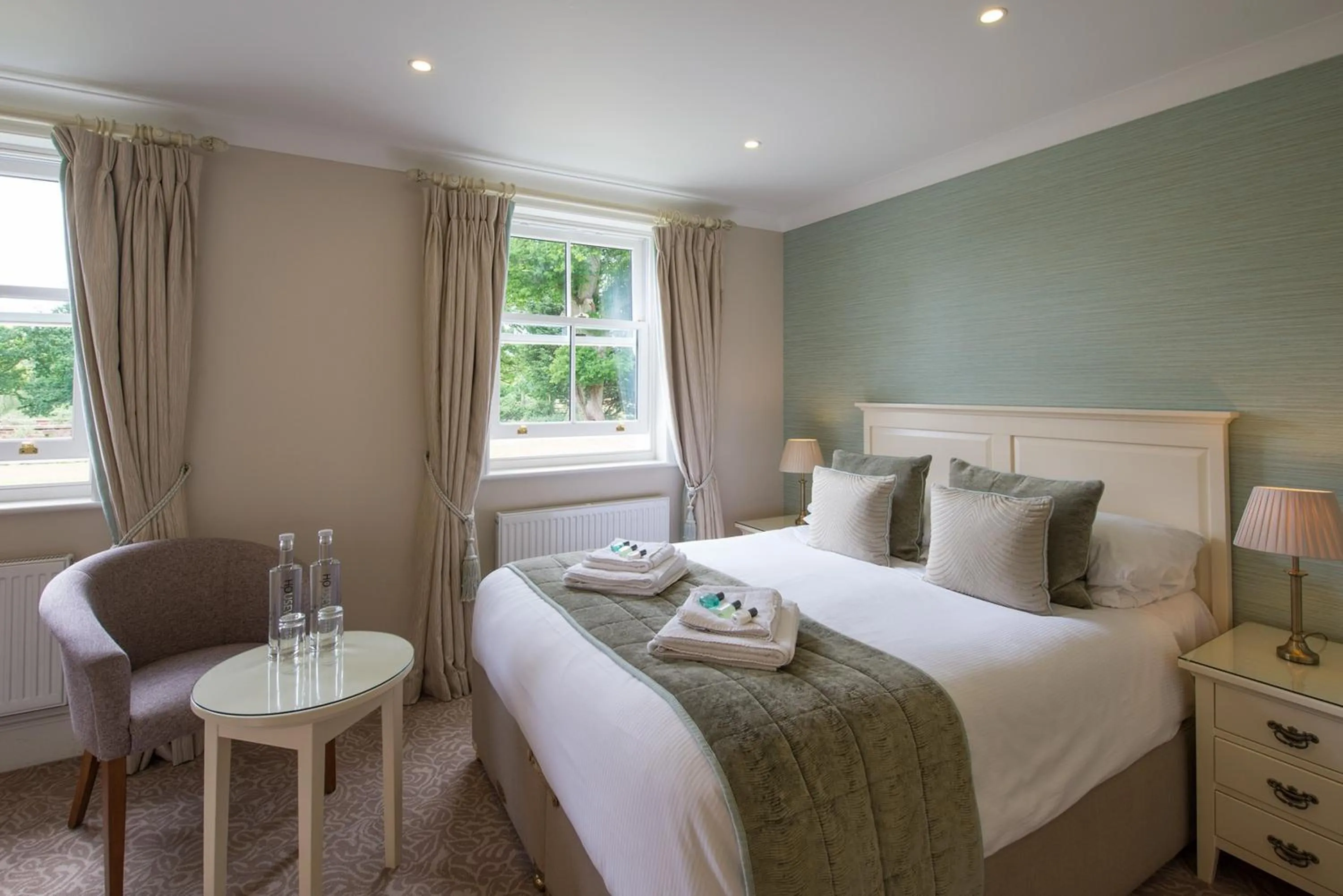 Photo of the whole room, Bed in Bartley Lodge Hotel