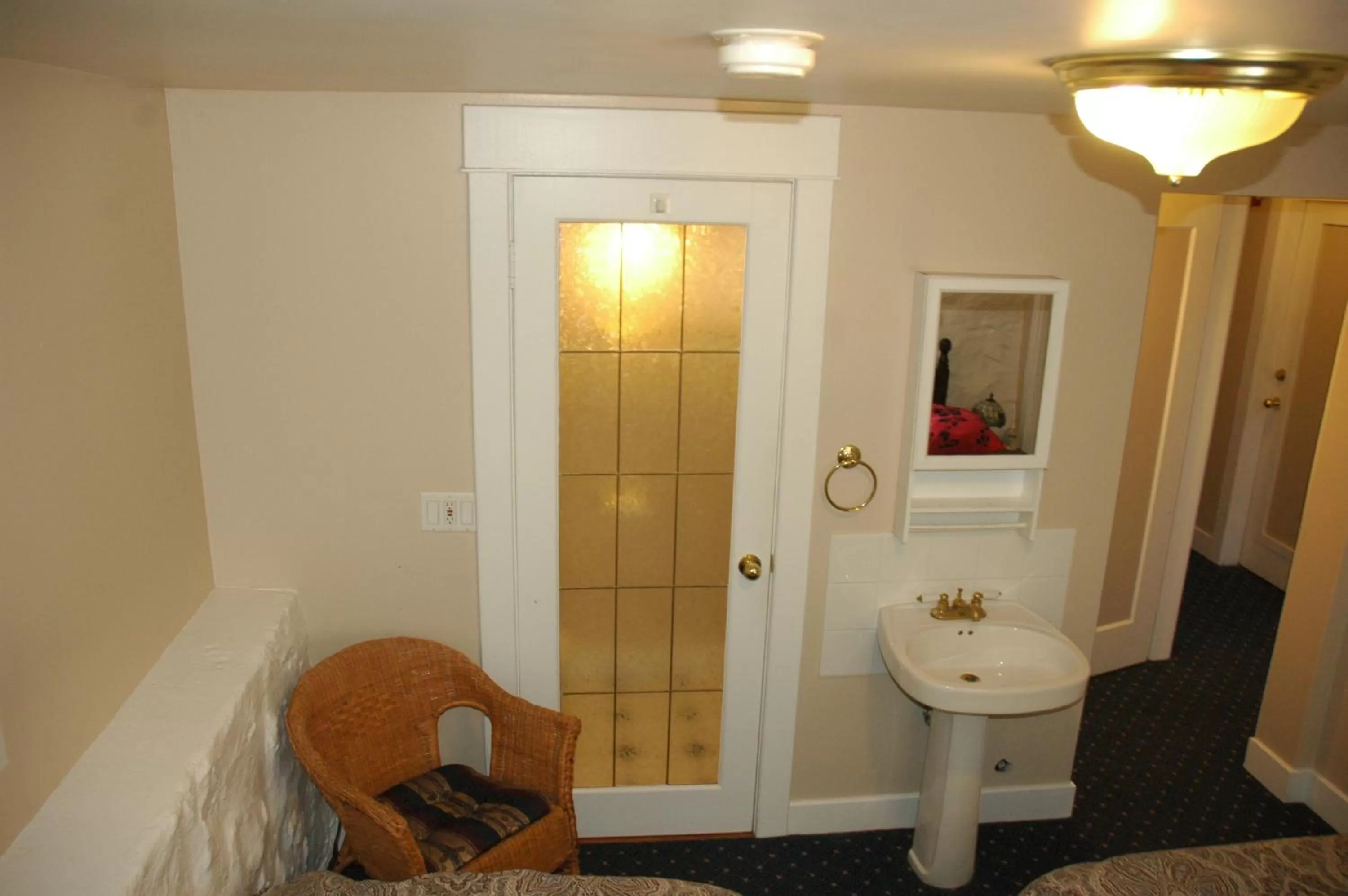 Photo of the whole room in Windsor Guest House